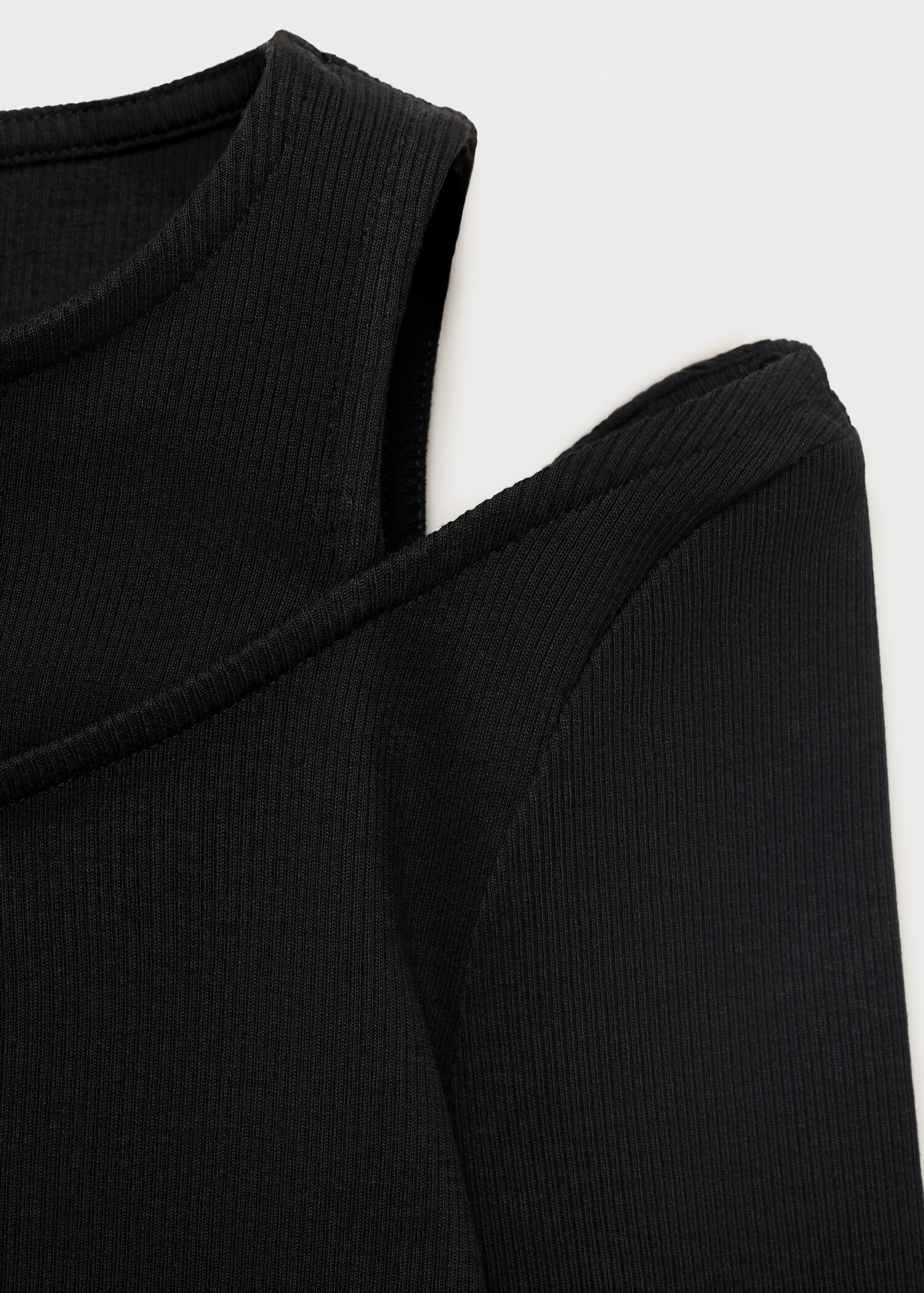 Cut-out t-shirt - Details of the article 0