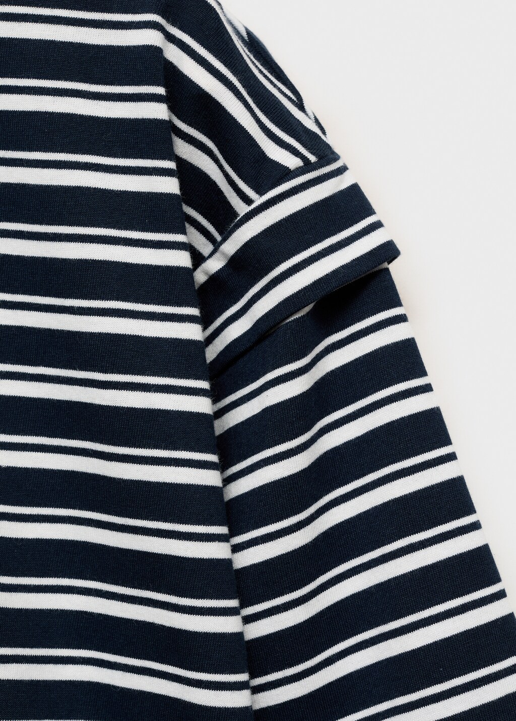 Striped long sleeves t-shirt