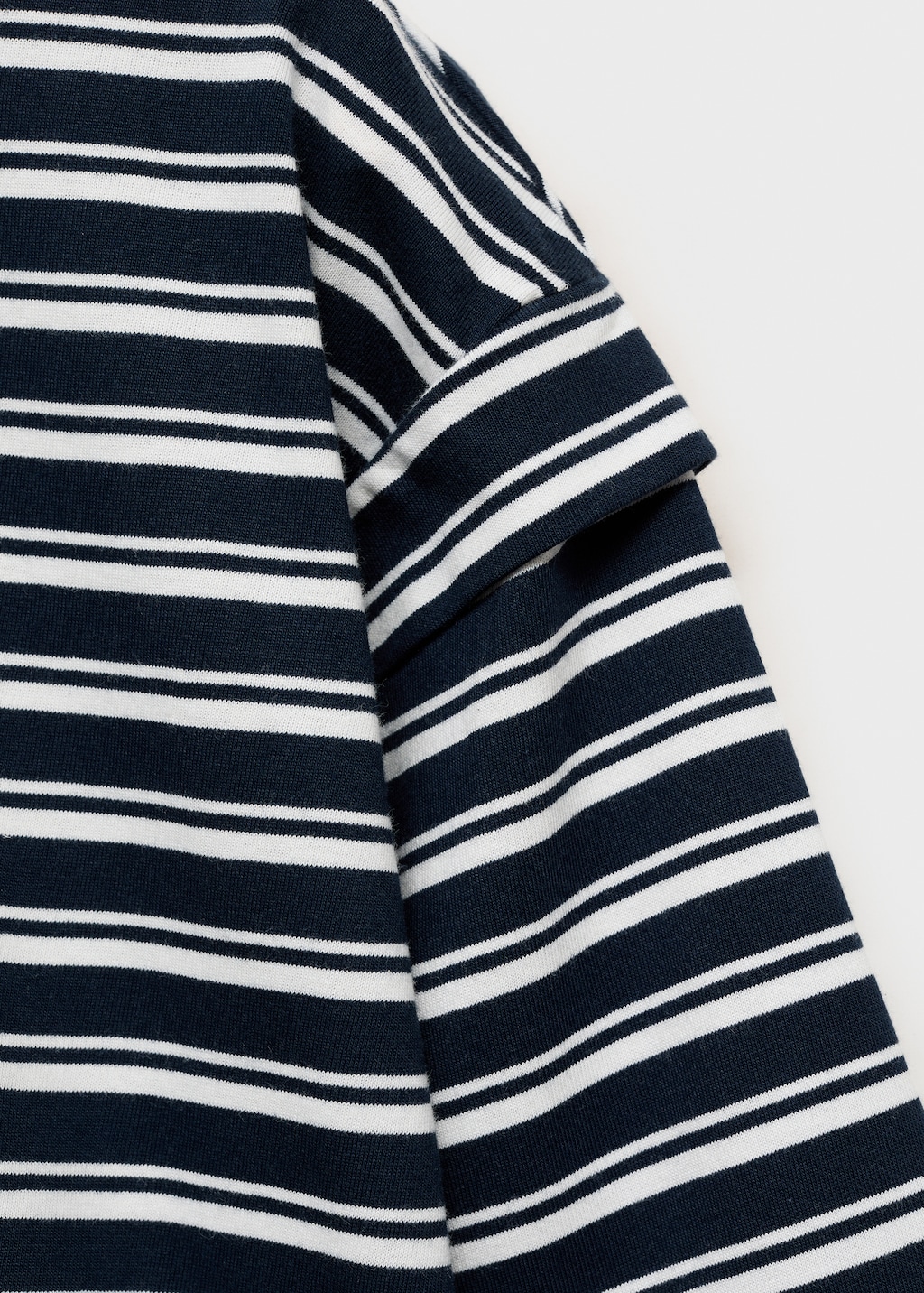 Striped long sleeves t-shirt