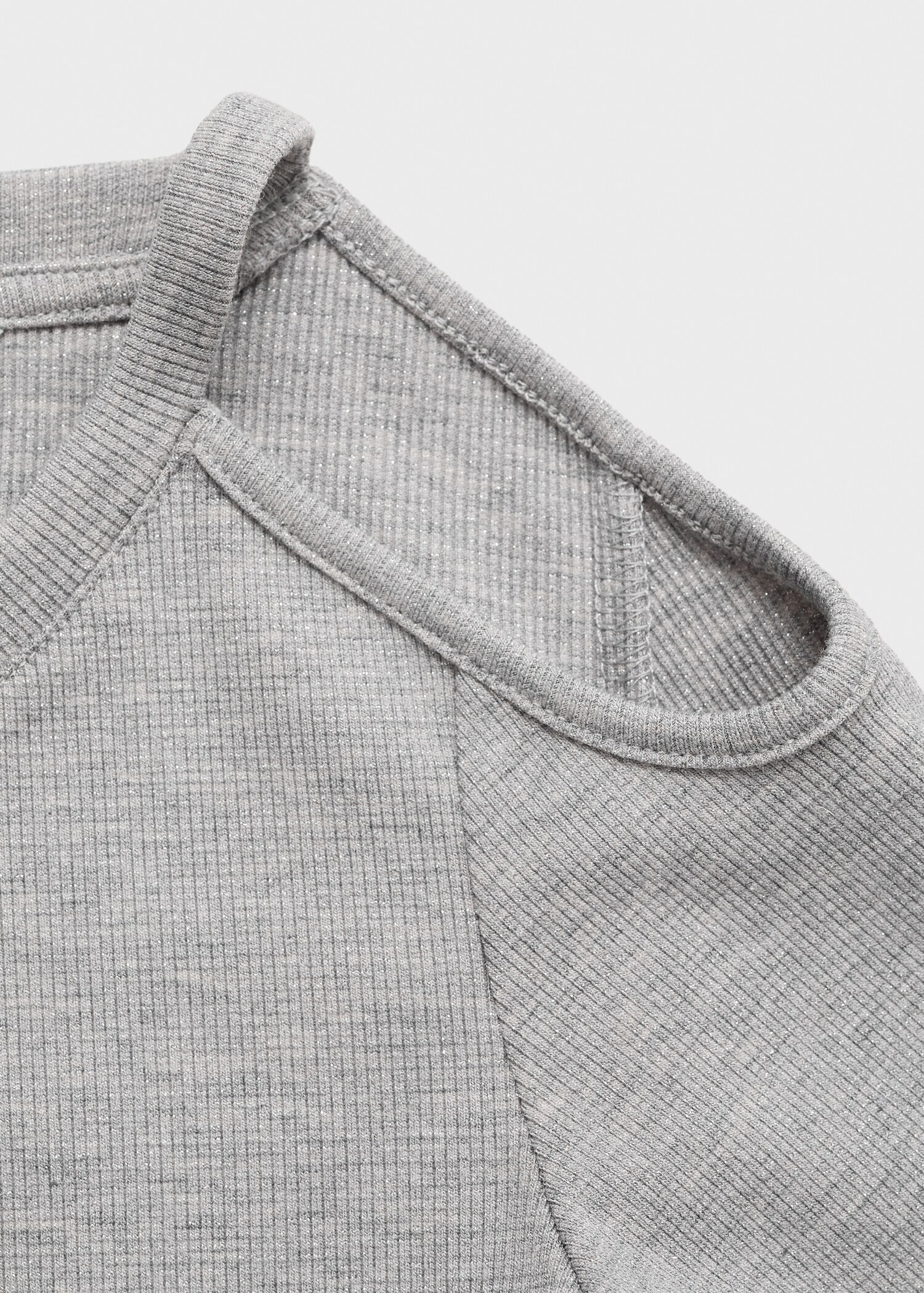 Ribbed cut-out T-shirt - Details of the article 8