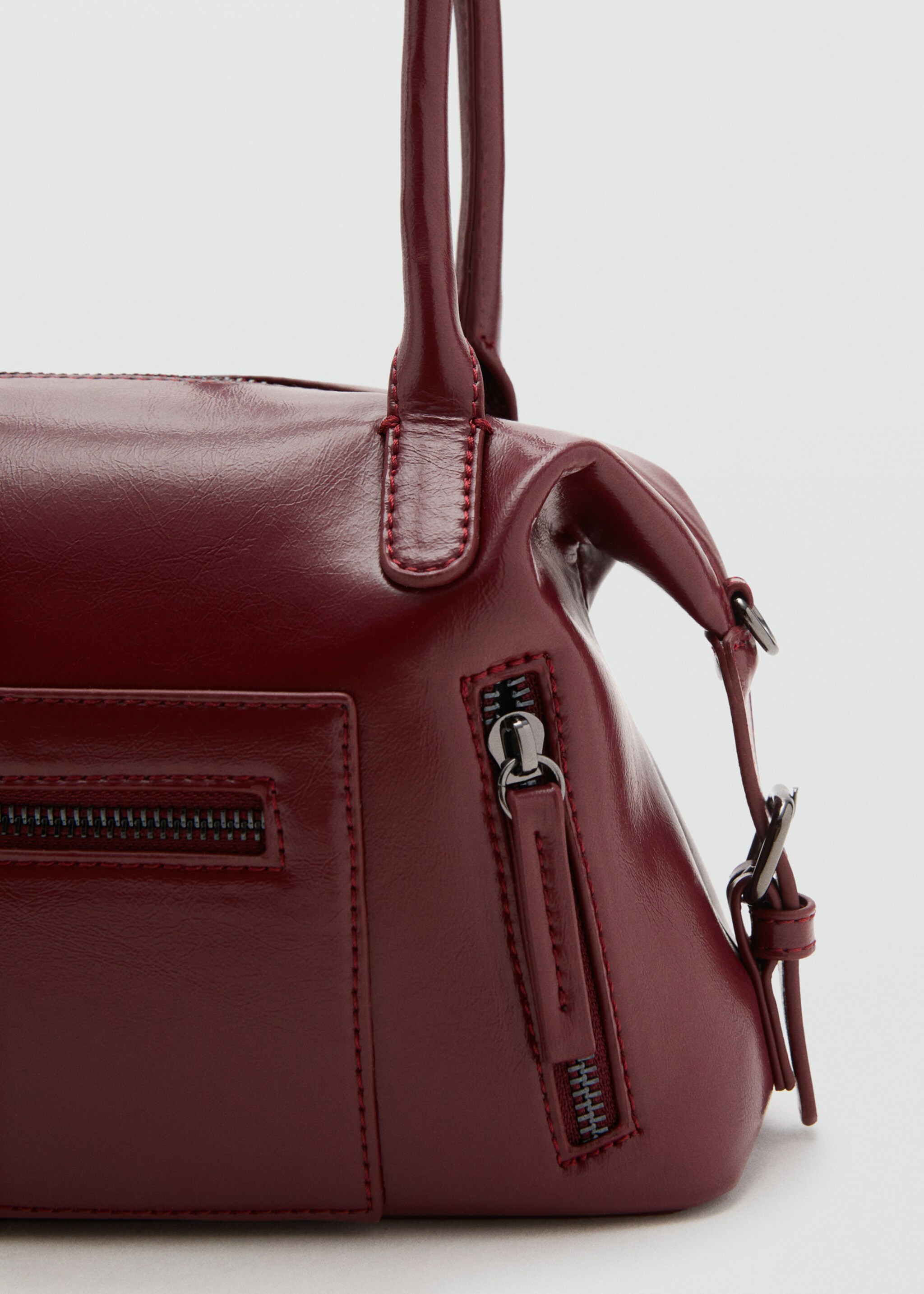 Double strap bag - Details of the article 2, Burgundy. Ref: 17004442-00.
