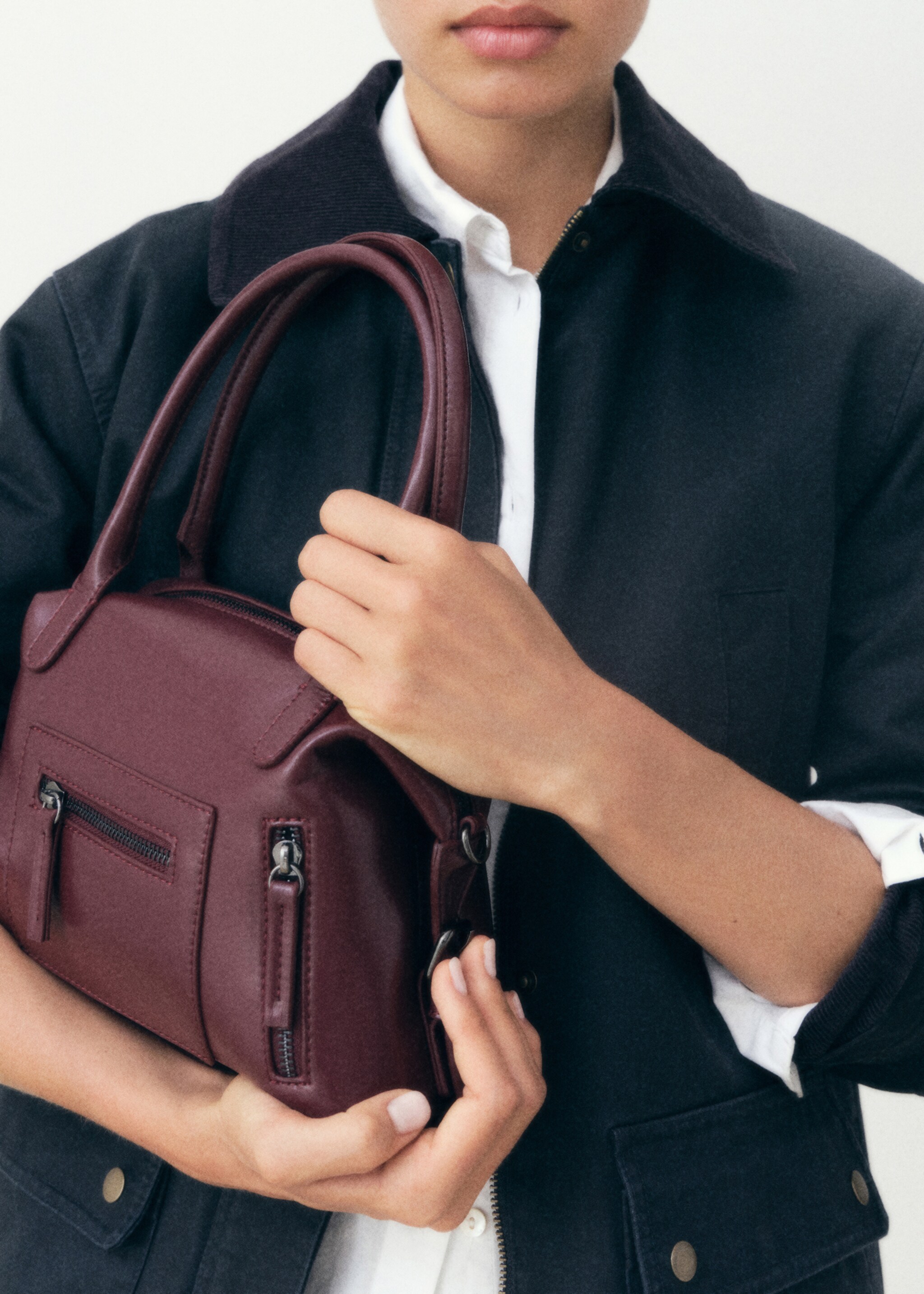 Double strap bag - Details of the article 5, Burgundy. Ref: 17004442-00.