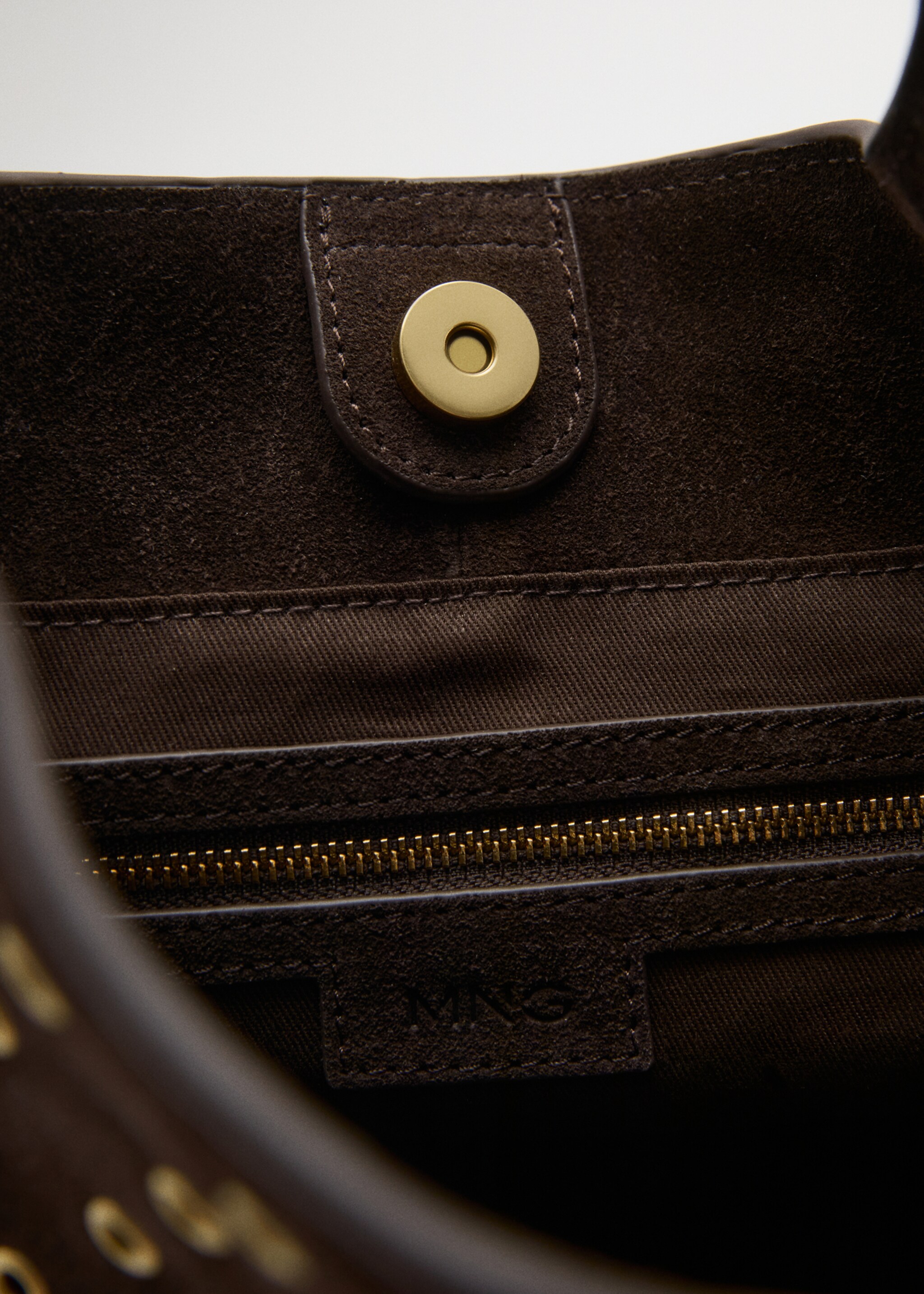 Suede shopper bag with eyelets - Details of the article 2, Chocolate. Ref: 17004444-00.