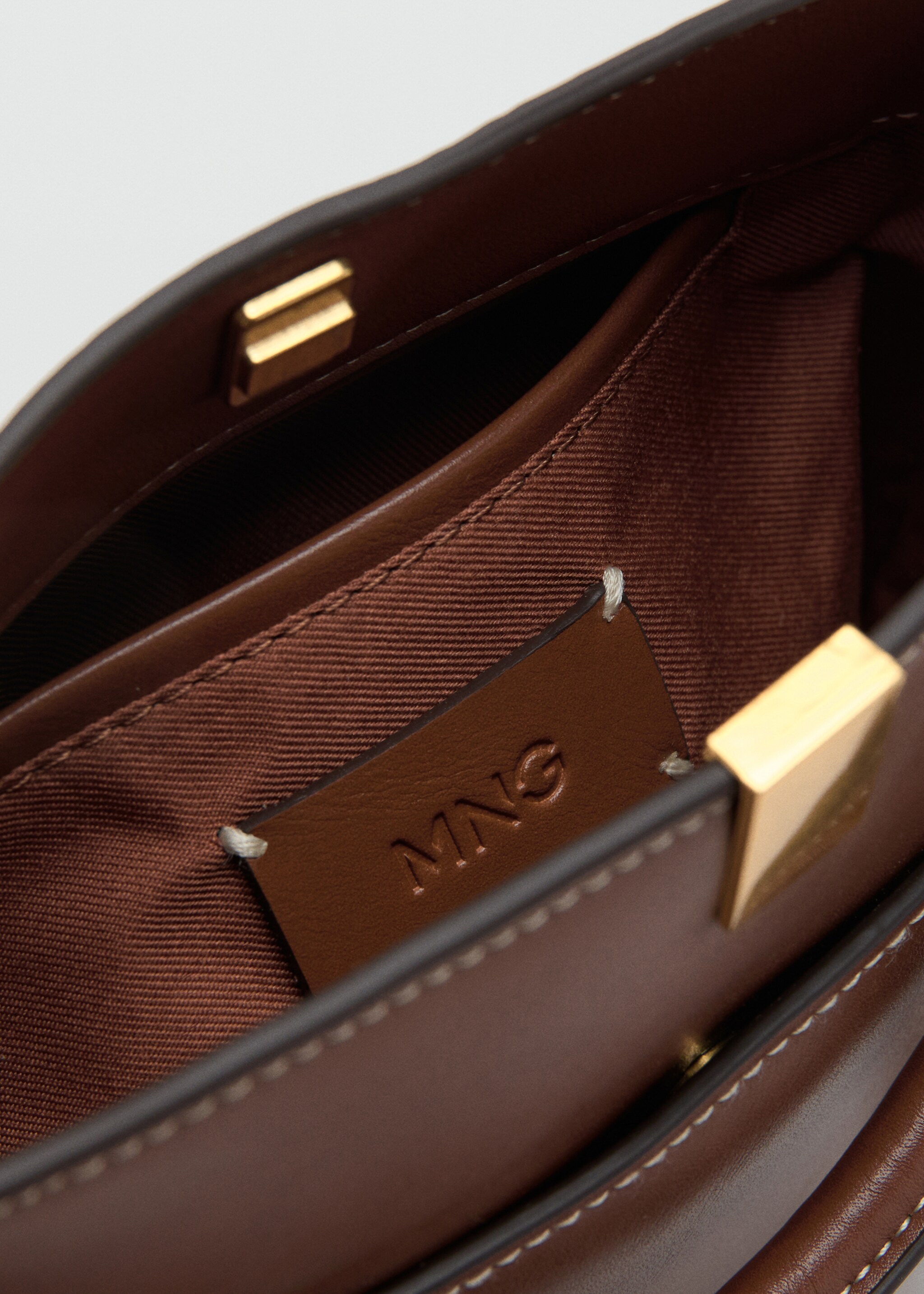 Bucket bag with metal detail - Details of the article 4, Leather. Ref: 17004449-00.