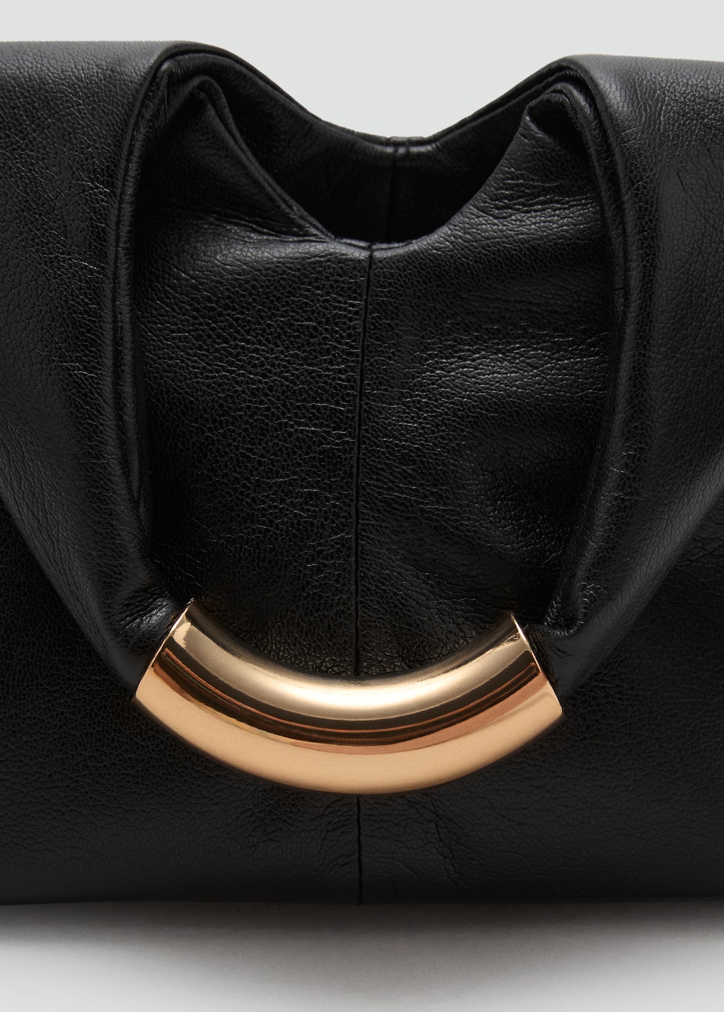スペイン発送 MANGO 大きなバケットバッグ 選べるカラー 人気！ Oval shoulder bag - Women | MANGO USA