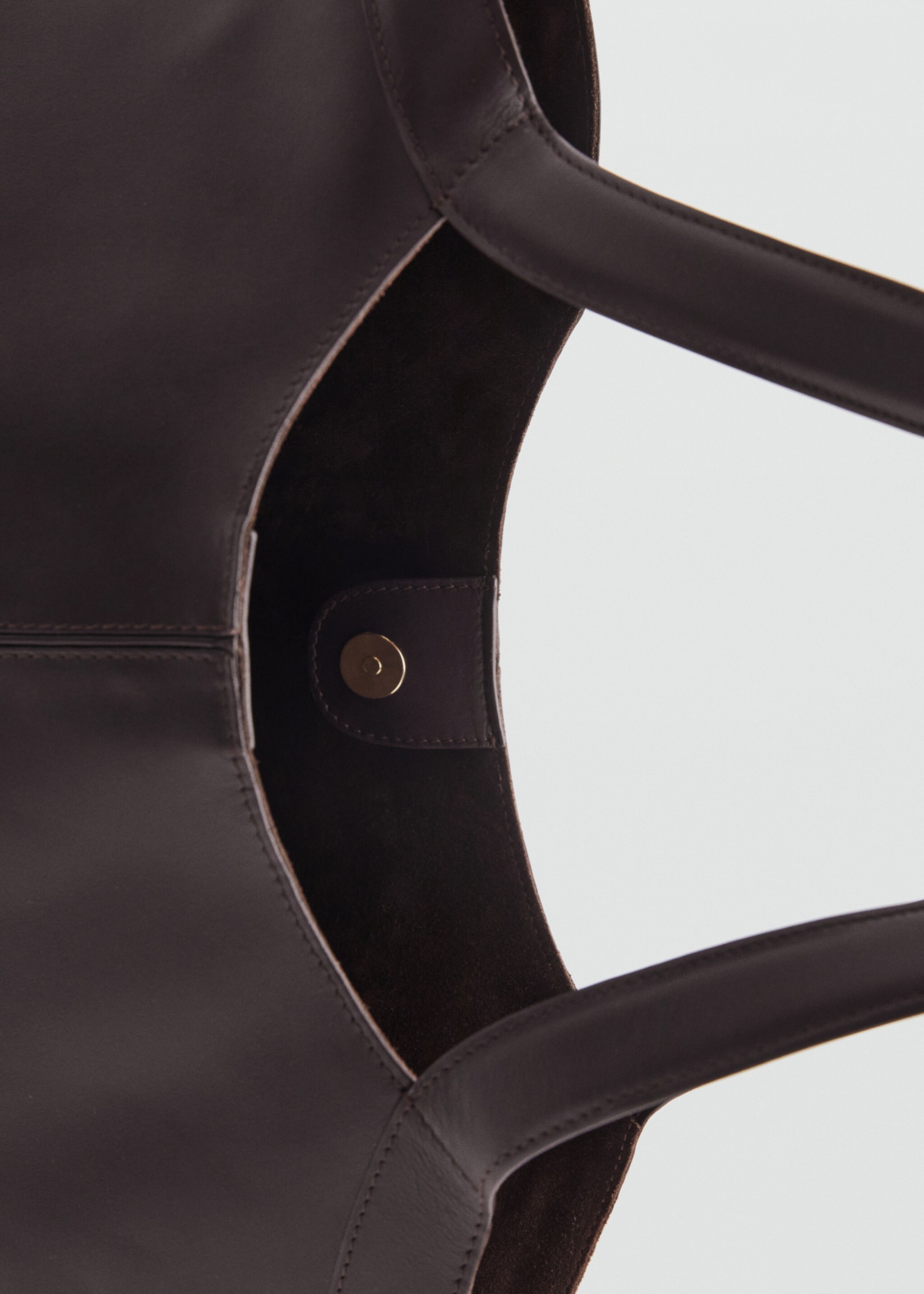 Large leather shoulder bag - Details of the article 2, Chocolate. Ref: 17004454-00.