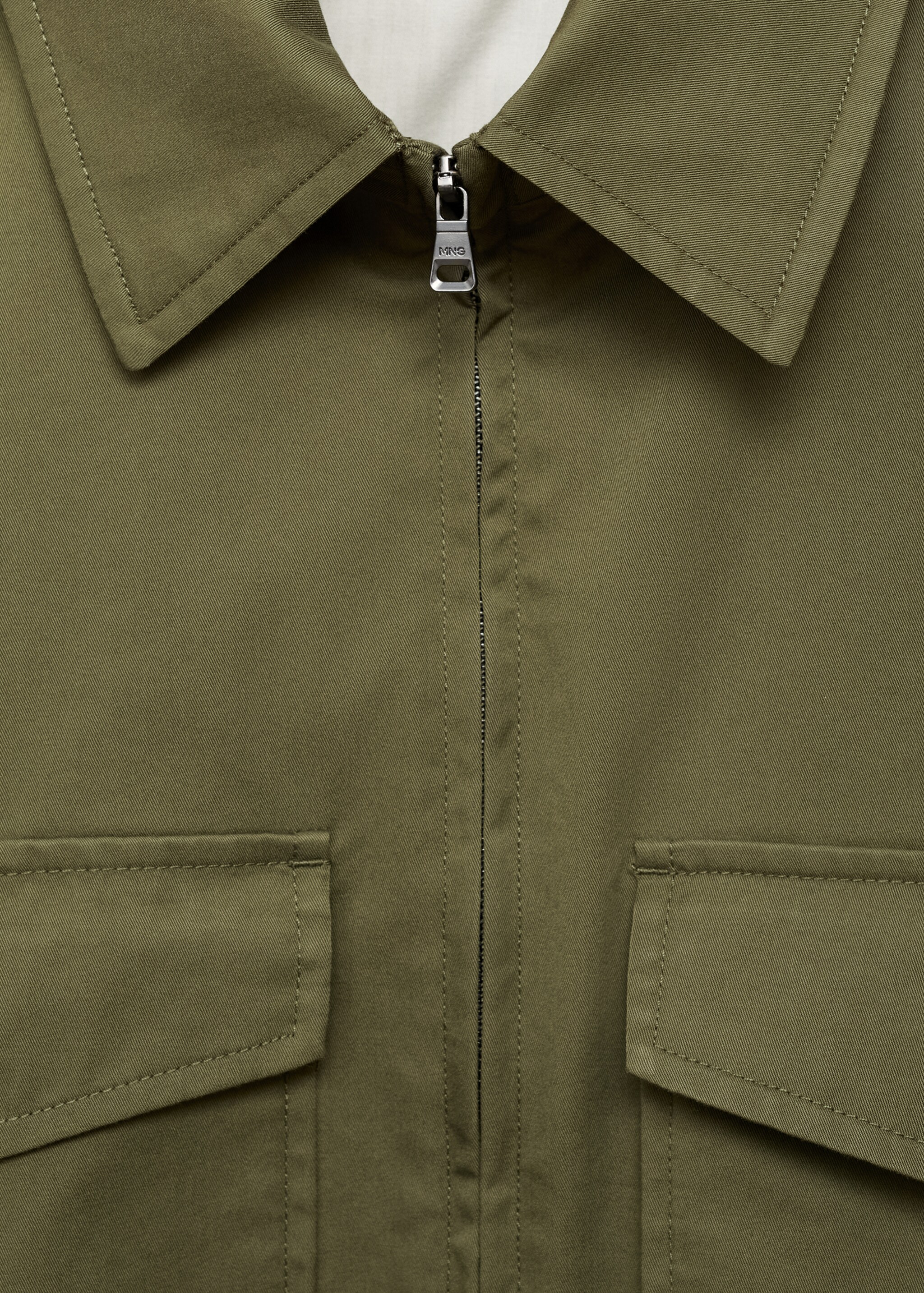 Cotton jacket with pockets - Details of the article 8, Olive Green. Ref: 17005142-00.
