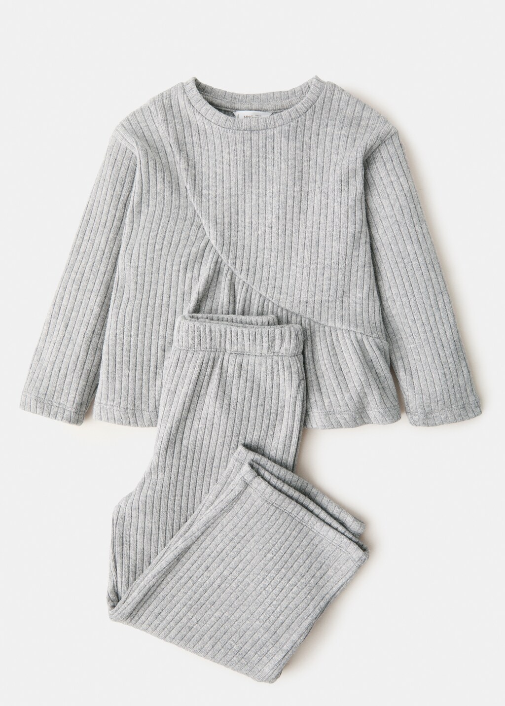 Ribbed top with ruffles