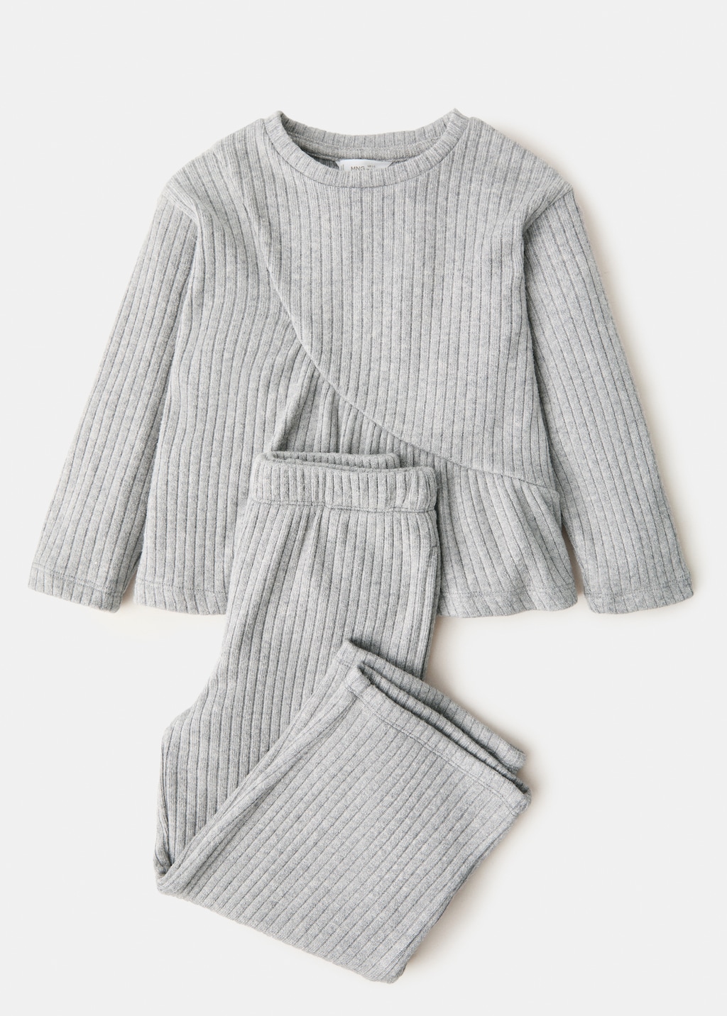 Ribbed top with ruffles