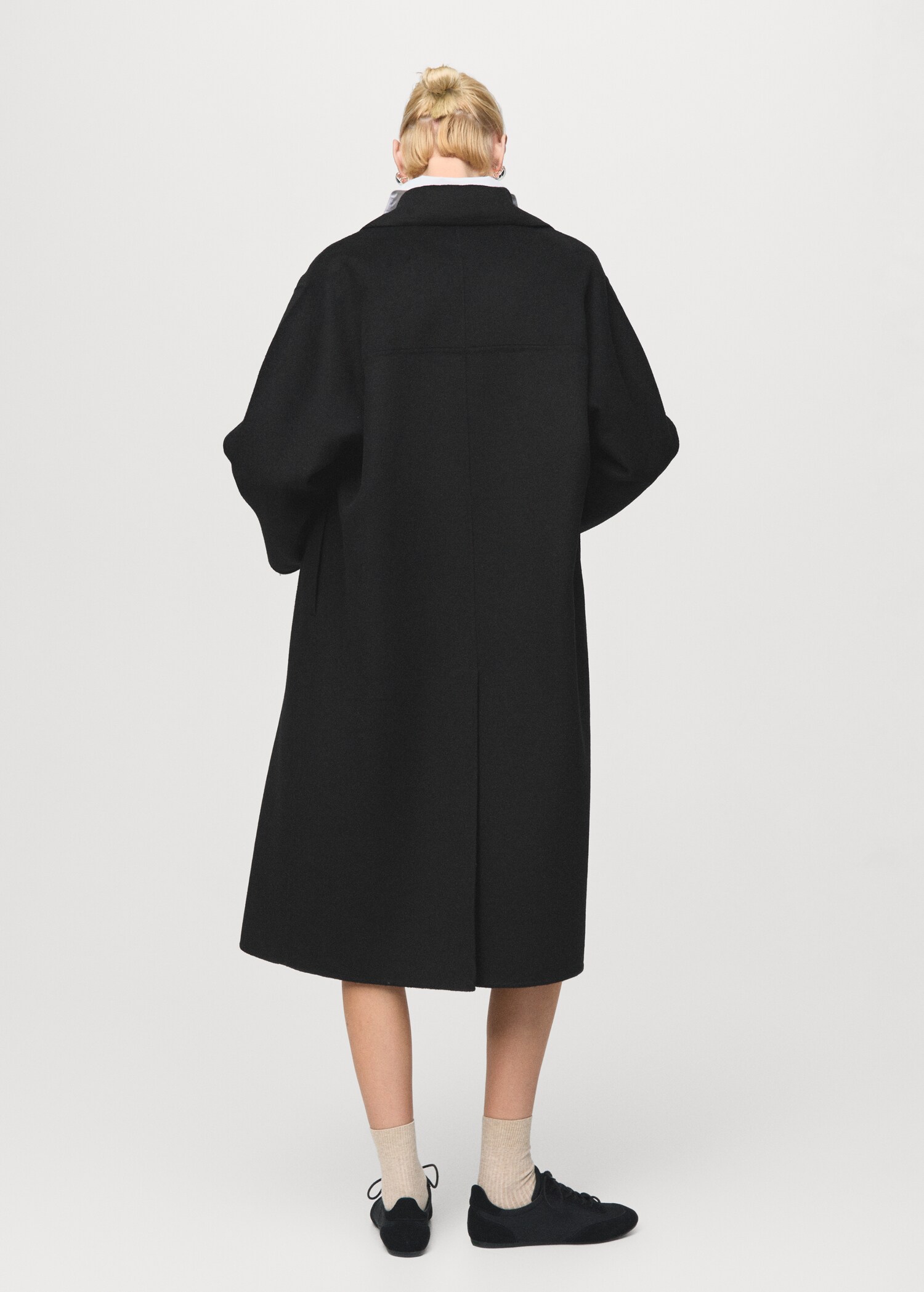 Handmade oversized wool coat - Reverse of the article