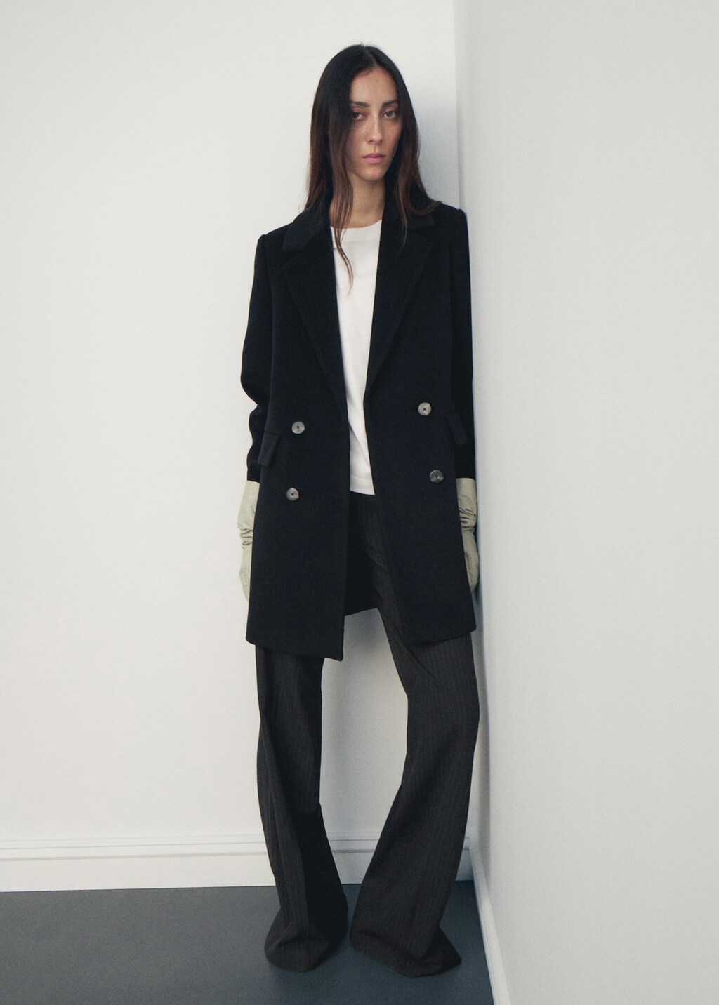 Double-breasted wool coat - image 4