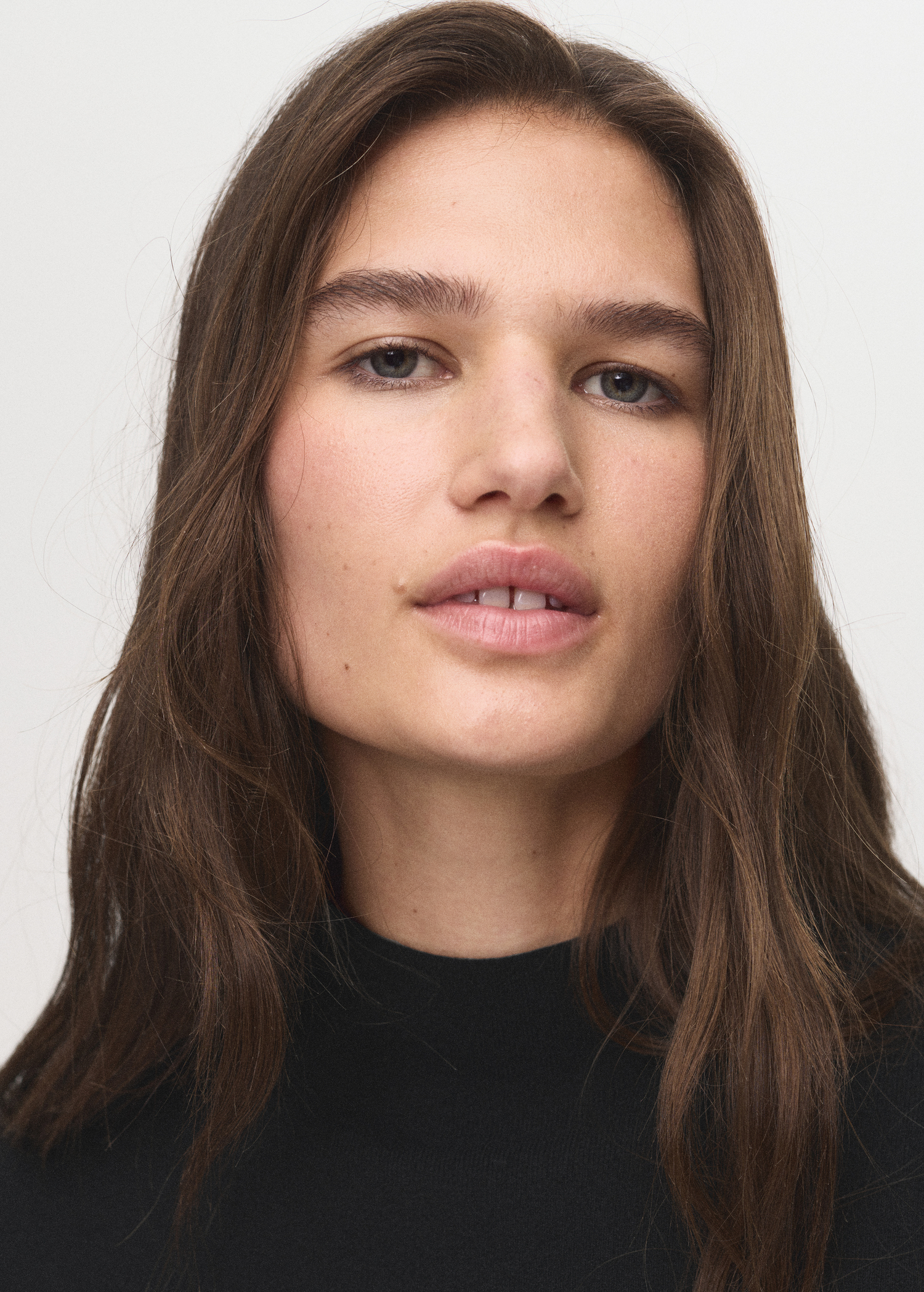 Knitted sweater with perkins neck - Details of the article 1, Black. Ref: 17005811-00.