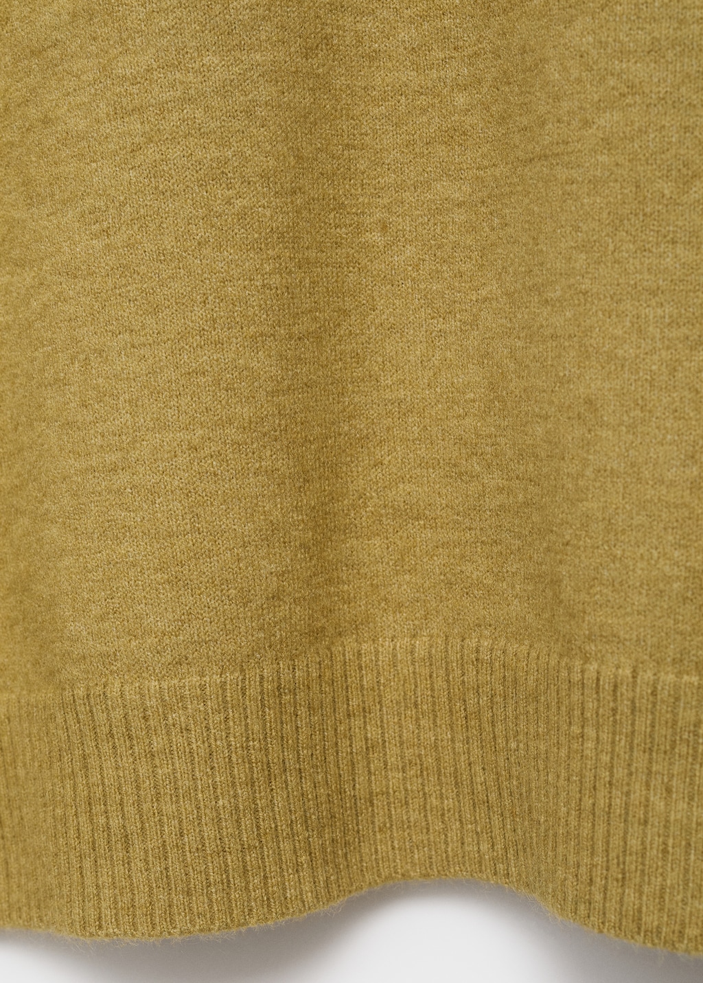 Oversized sweater with ribbed trim