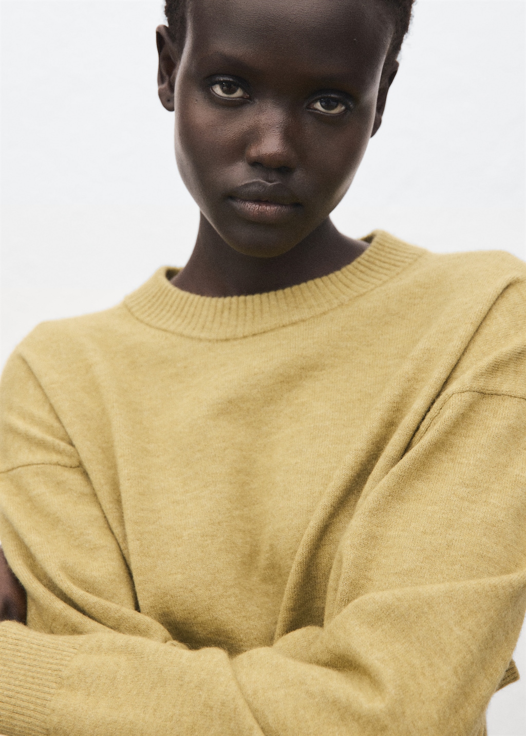 Oversized sweater with ribbed trim