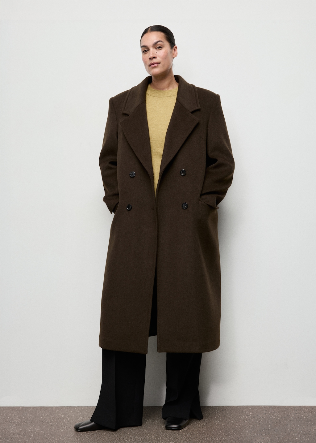 Oversized sweater with ribbed trim