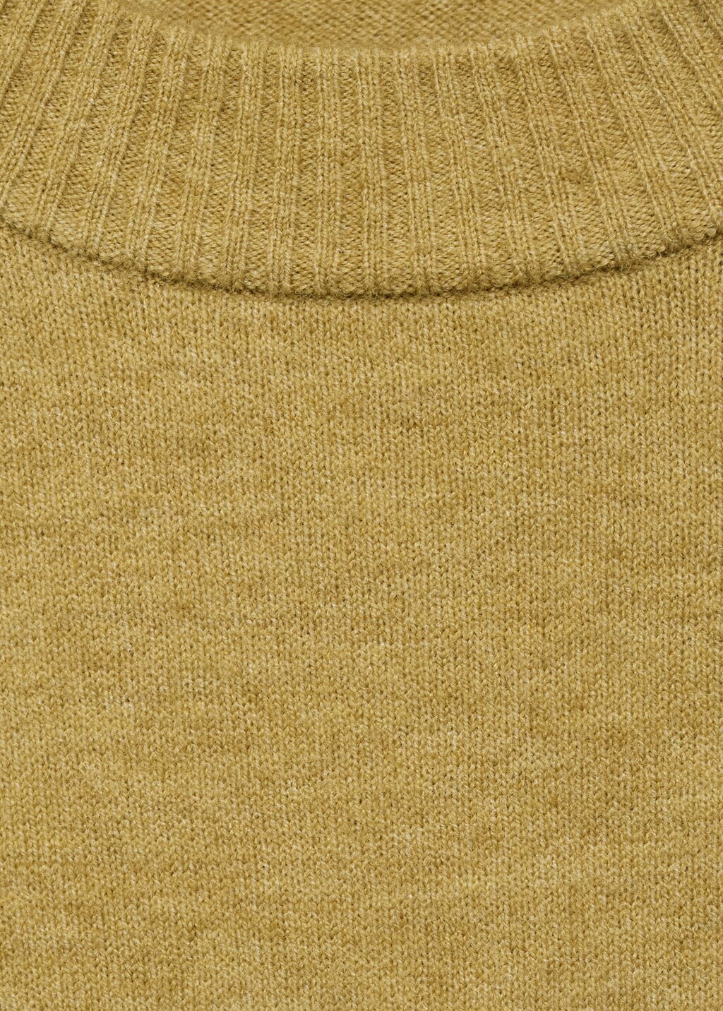 Oversized sweater with ribbed trim