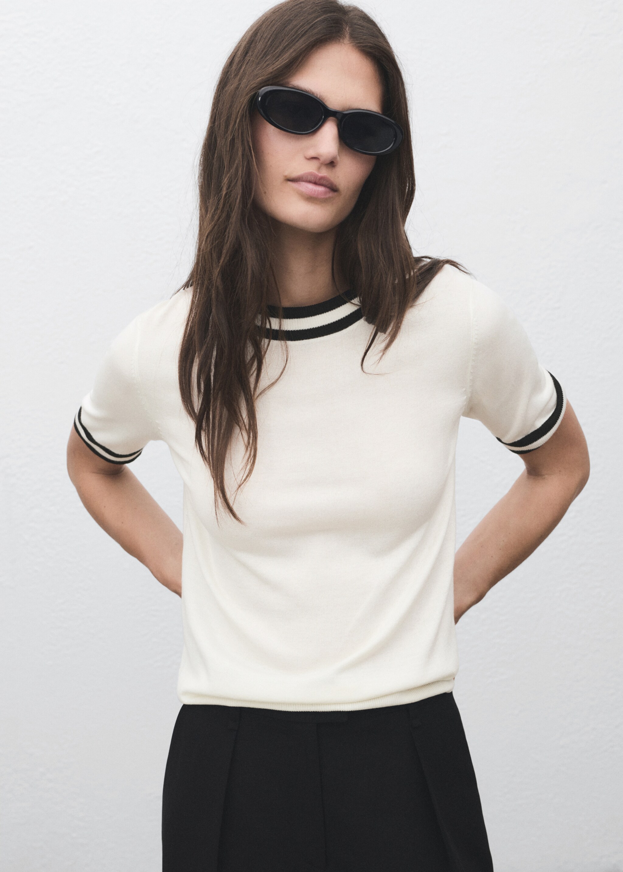 Short-sleeved sweater with contrasting stripes - Medium plane, Ecru. Ref: 17005813-00.