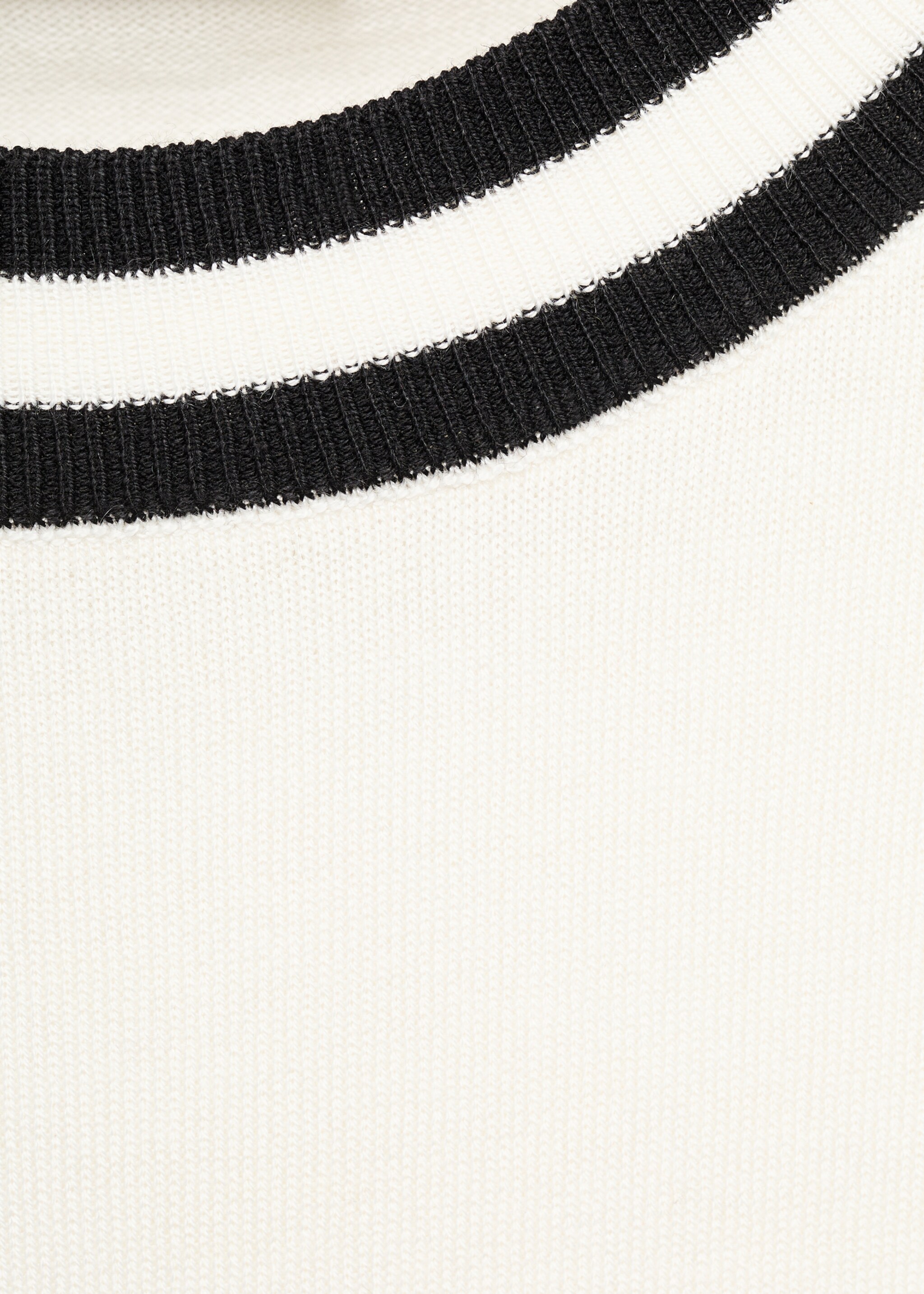 Short-sleeved sweater with contrasting stripes - Details of the article 8, Ecru. Ref: 17005813-00.