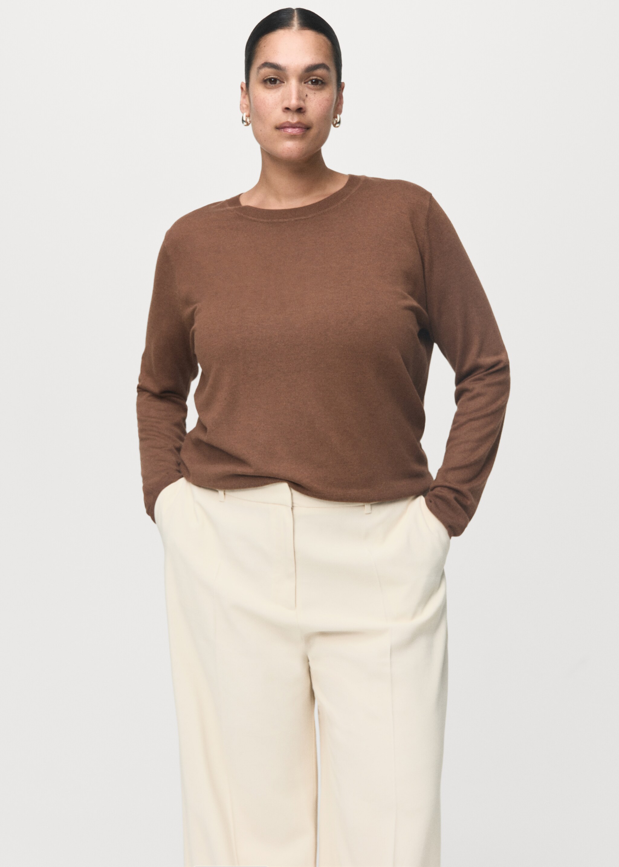 Fine-knit crew-neck sweater - Details of the article 5, Tobacco Brown. Ref: 17005817-00.