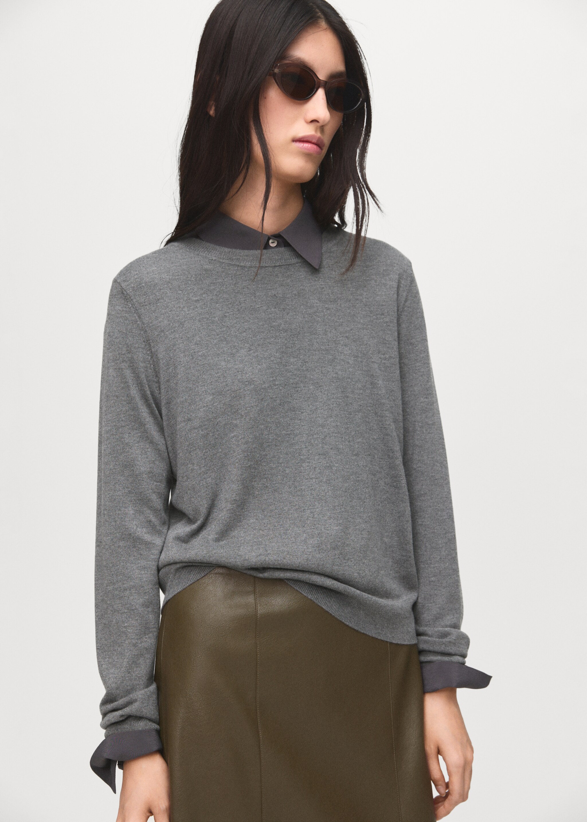 Pull-over maille fine col rond - Plan moyen, Gris chiné moyen. Ref: 17005817-00.