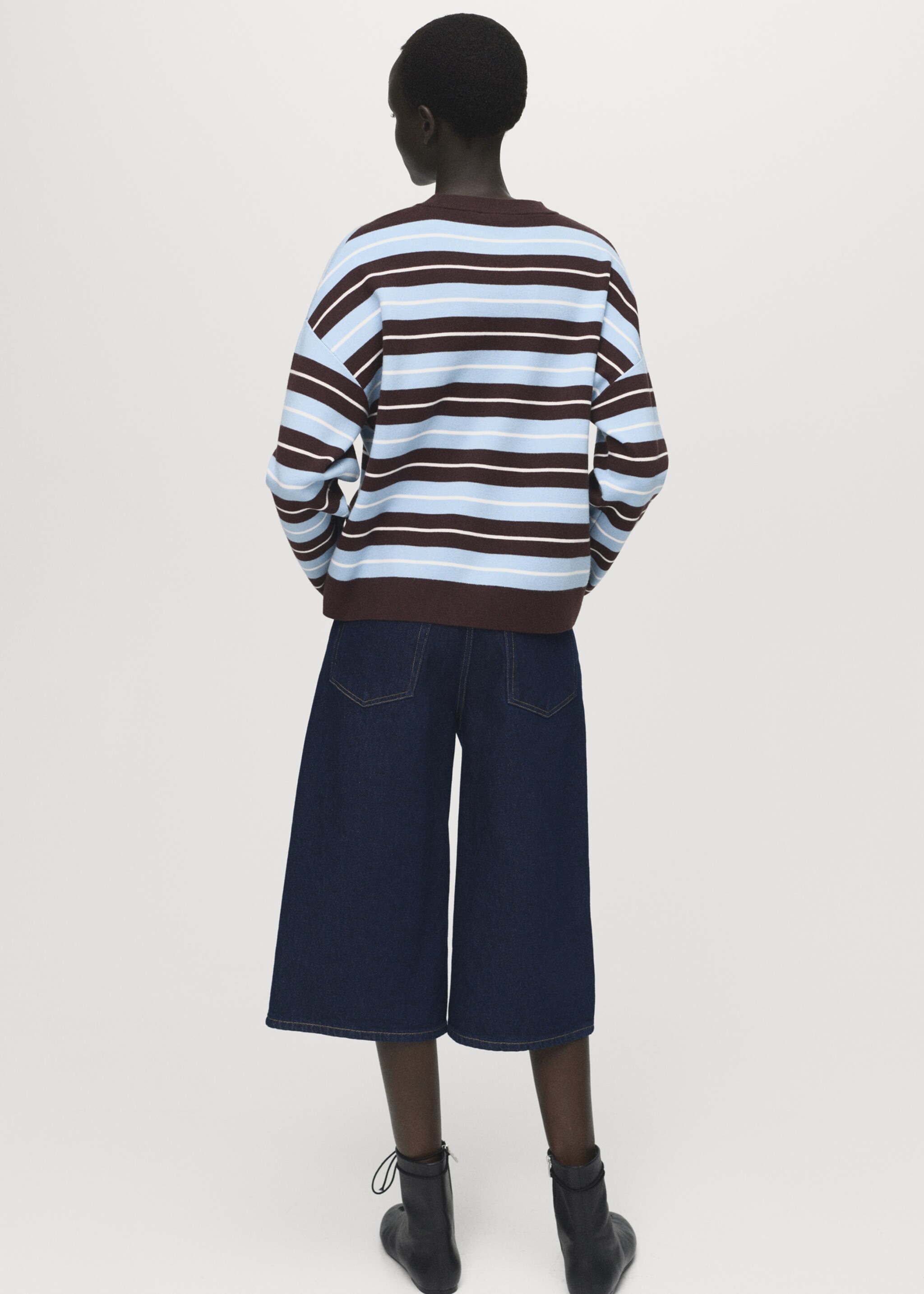 Πουλόβερ ριγέ oversize - Πίσω όψη προϊόντος, Σοκολατί. Ref: 17005818-00.