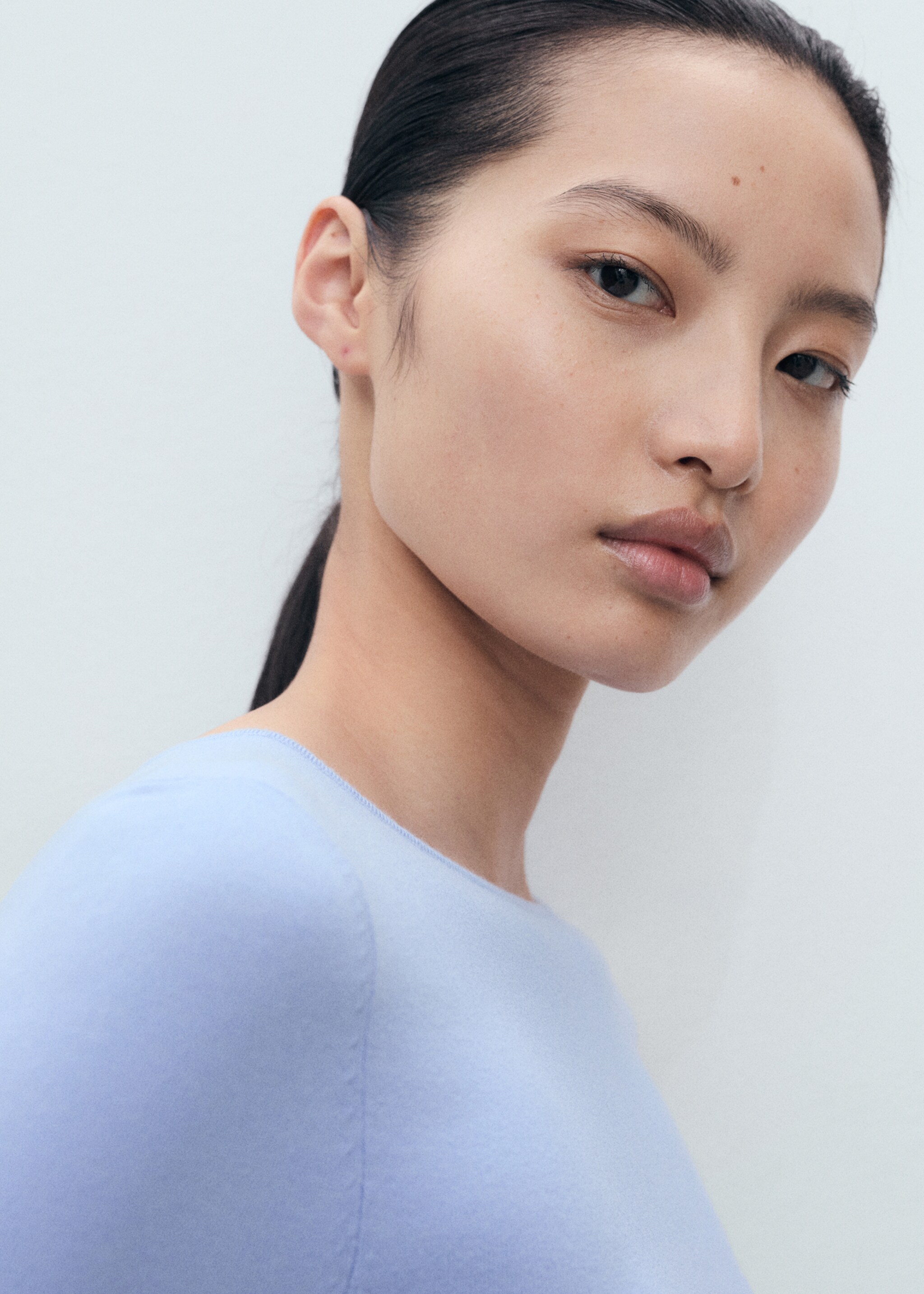 Long-sleeved fine-knit sweater - Details of the article 1, Sky Blue. Ref: 17005819-00.