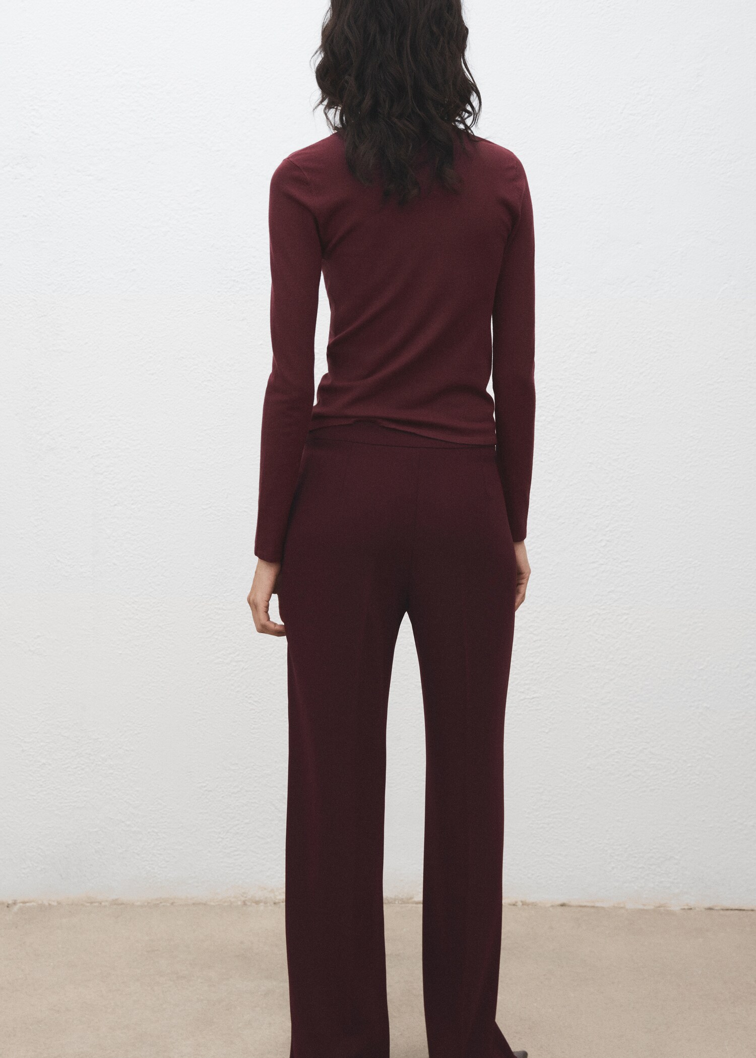 Long-sleeved fine-knit sweater - Reverse of the article