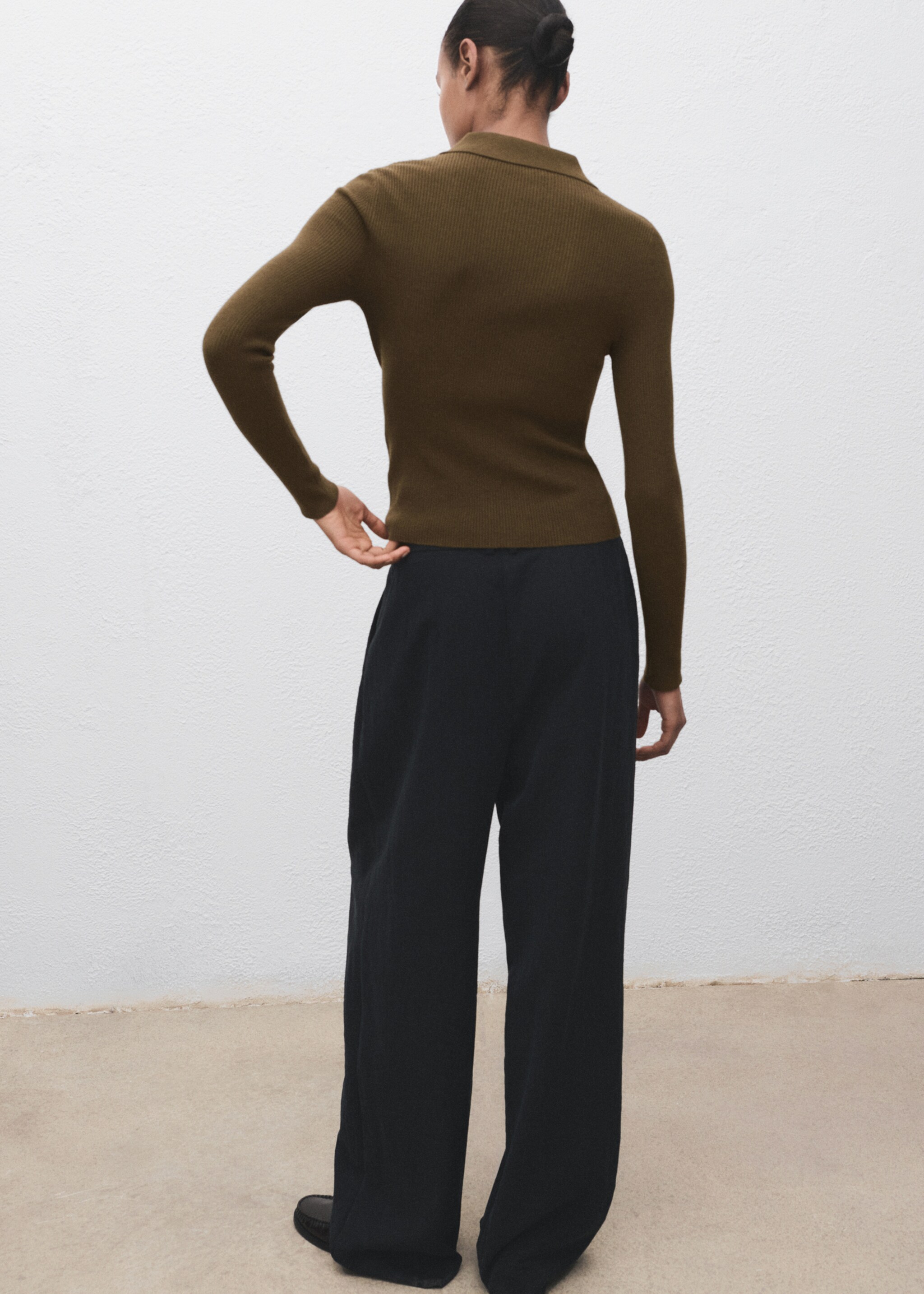 Polo-neck ribbed sweater - Reverse of the article, Khaki. Ref: 17005822-00.