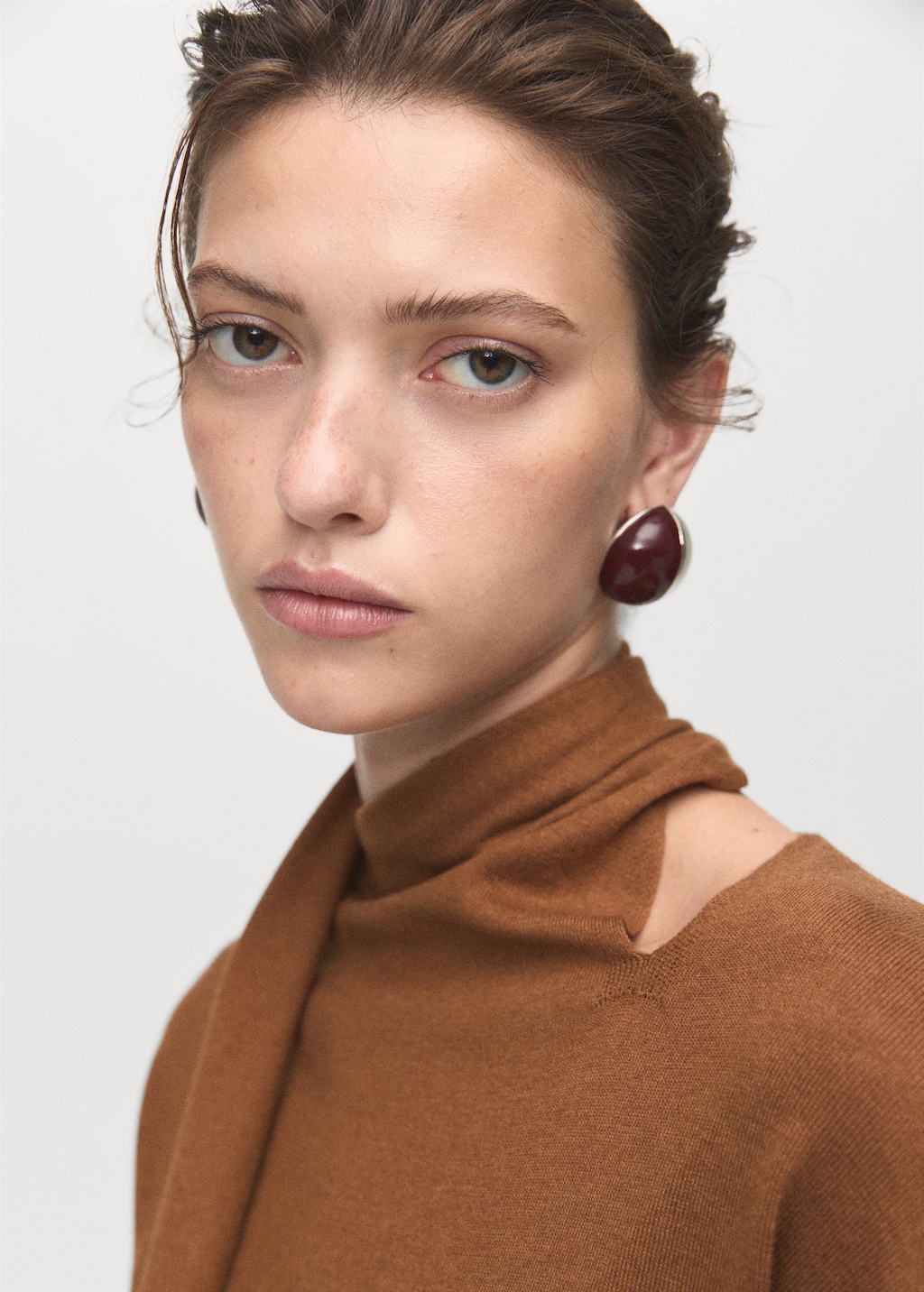 Fine-knit sweater with scarf