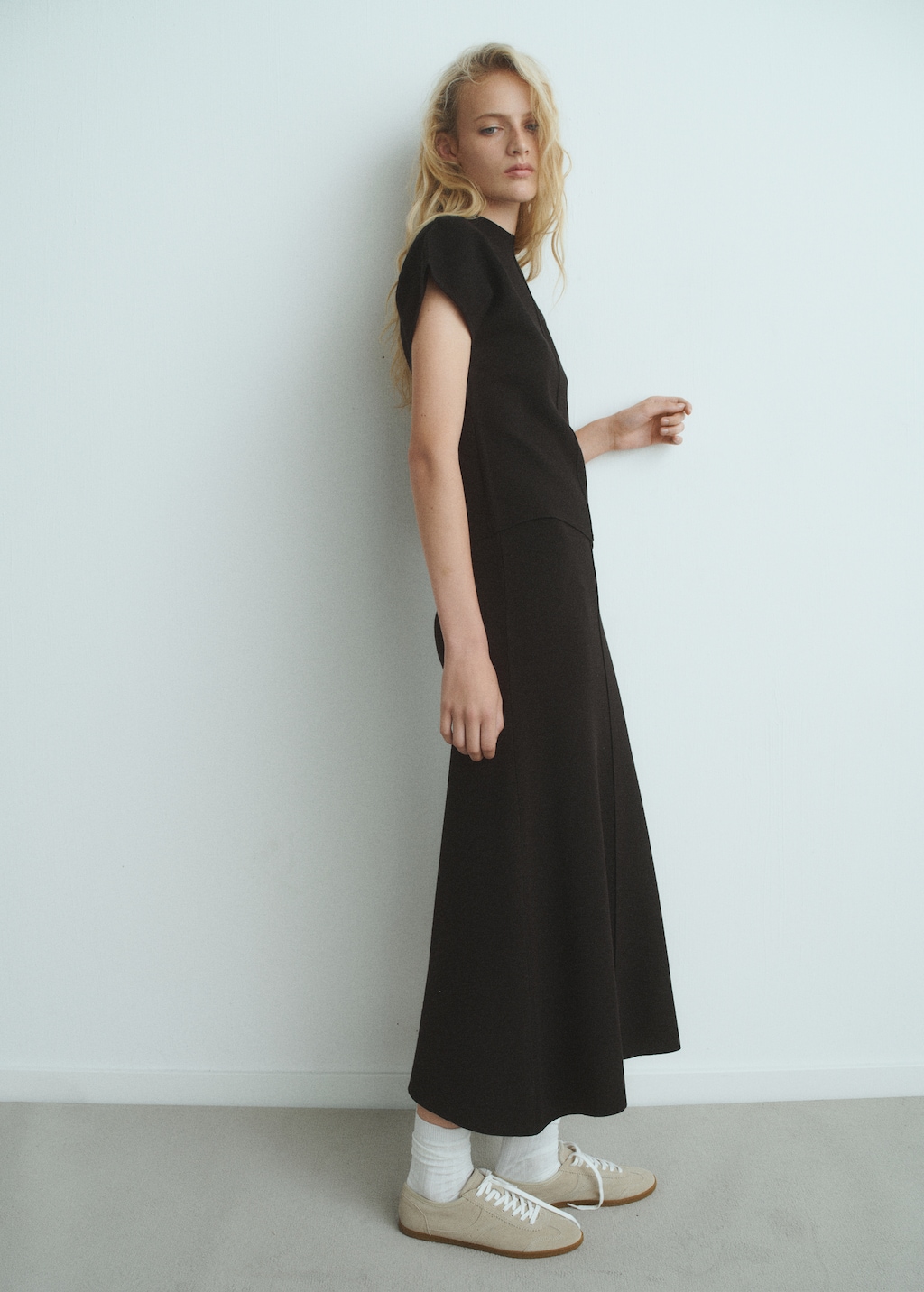 Fine-knit fitted sweater