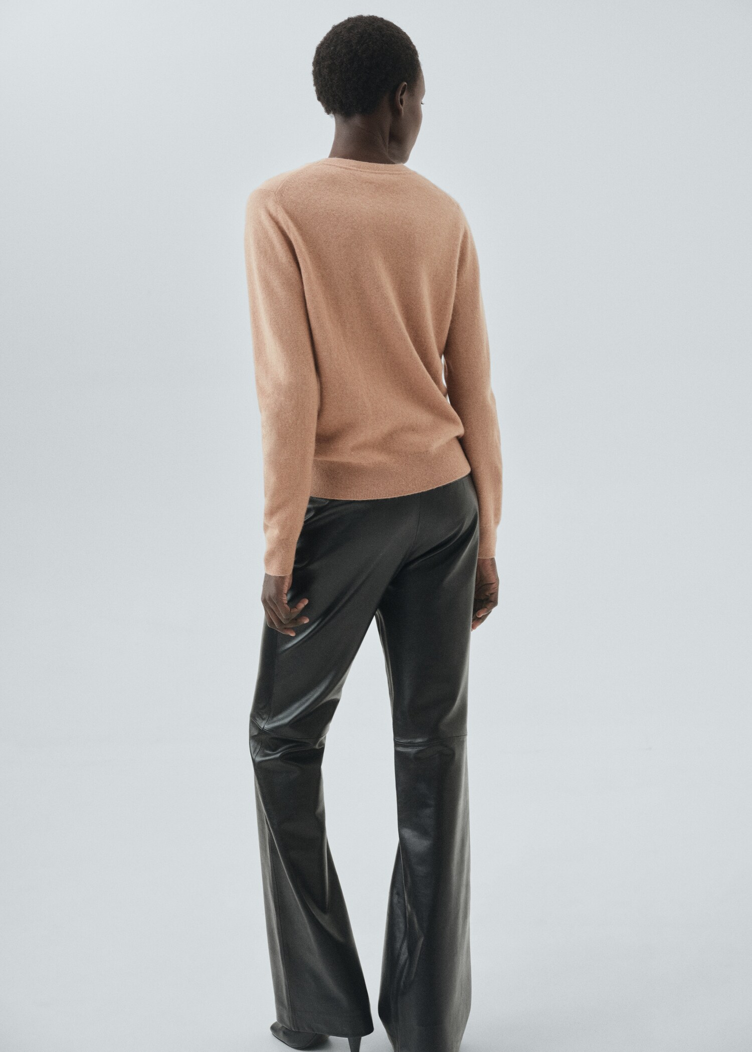 100% cashmere sweater - Reverse of the article