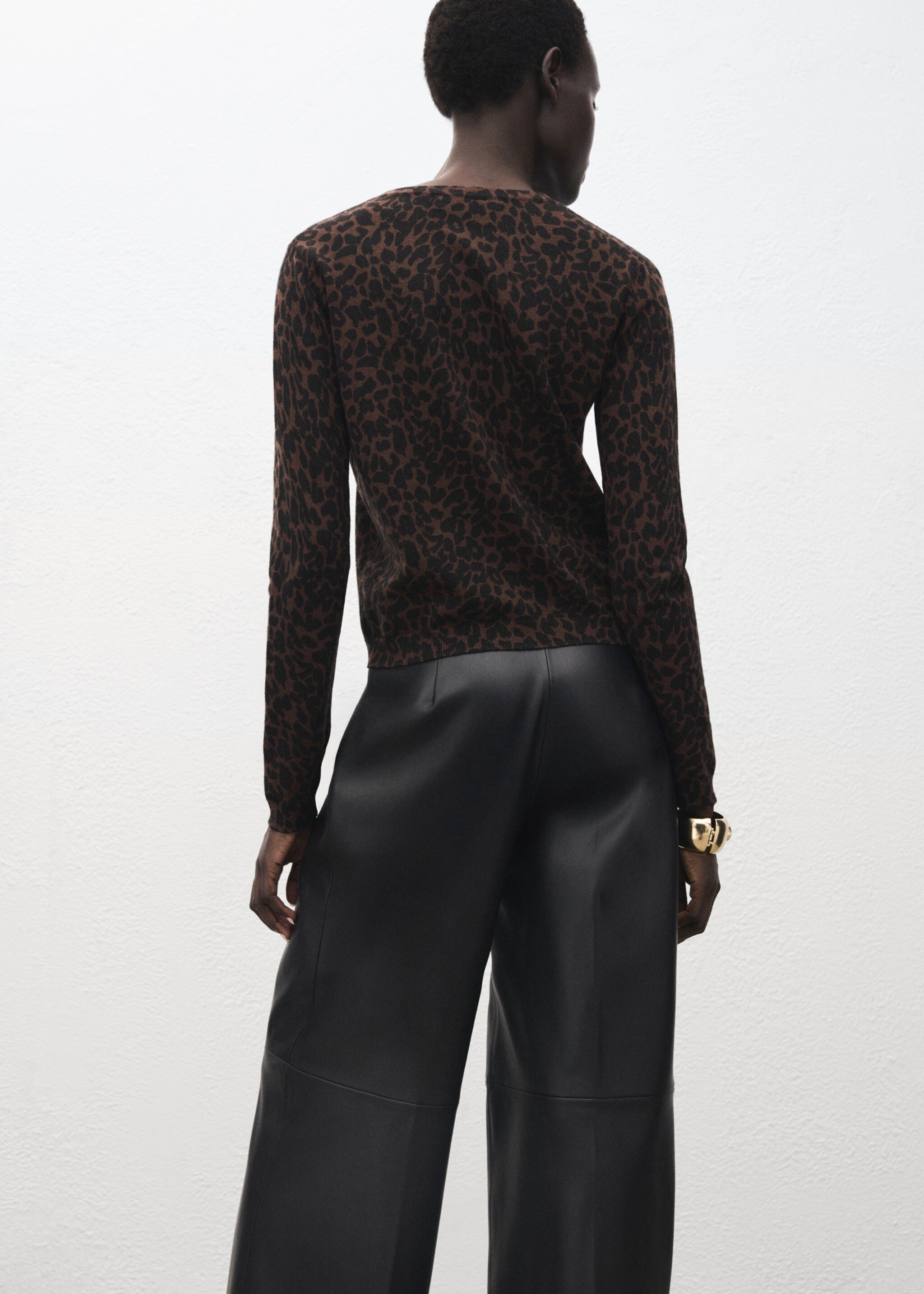Ribbed leopard-print sweater - Reverse of the article, Chocolate. Ref: 17005832-00.