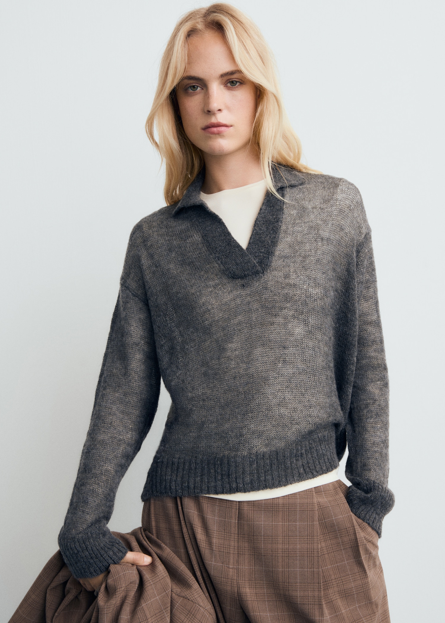 Semi-transparent polo-neck sweater - Medium plane