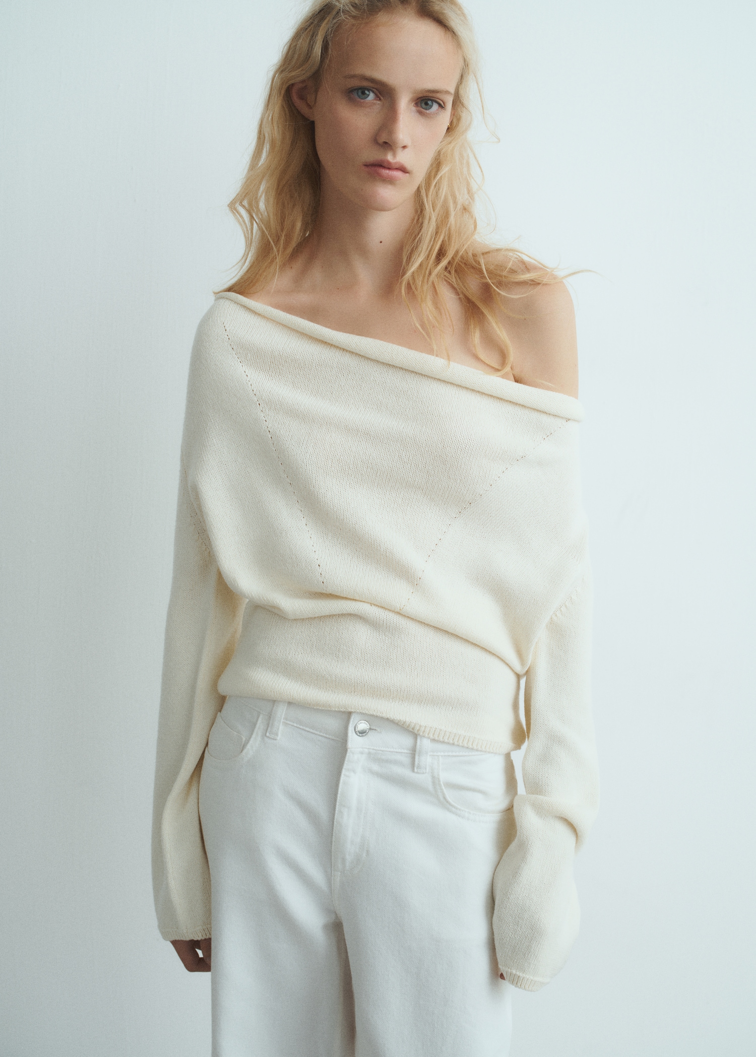 Cowl neck sweater - Medium plane