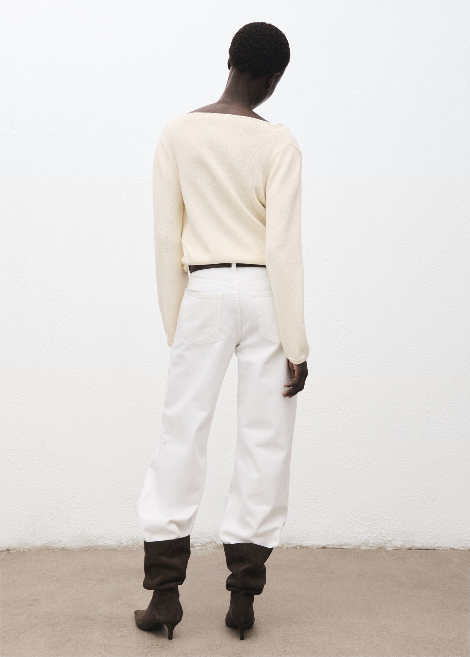 Cowl neck sweater - Reverse of the article