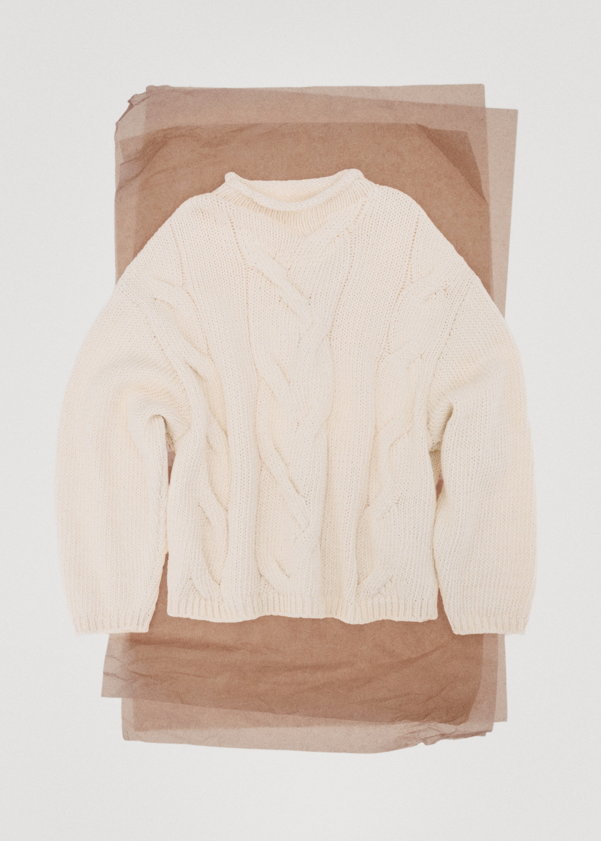 Oversized cable-knit sweater - Details of the article 7, Off White. Ref: 17005847-00.