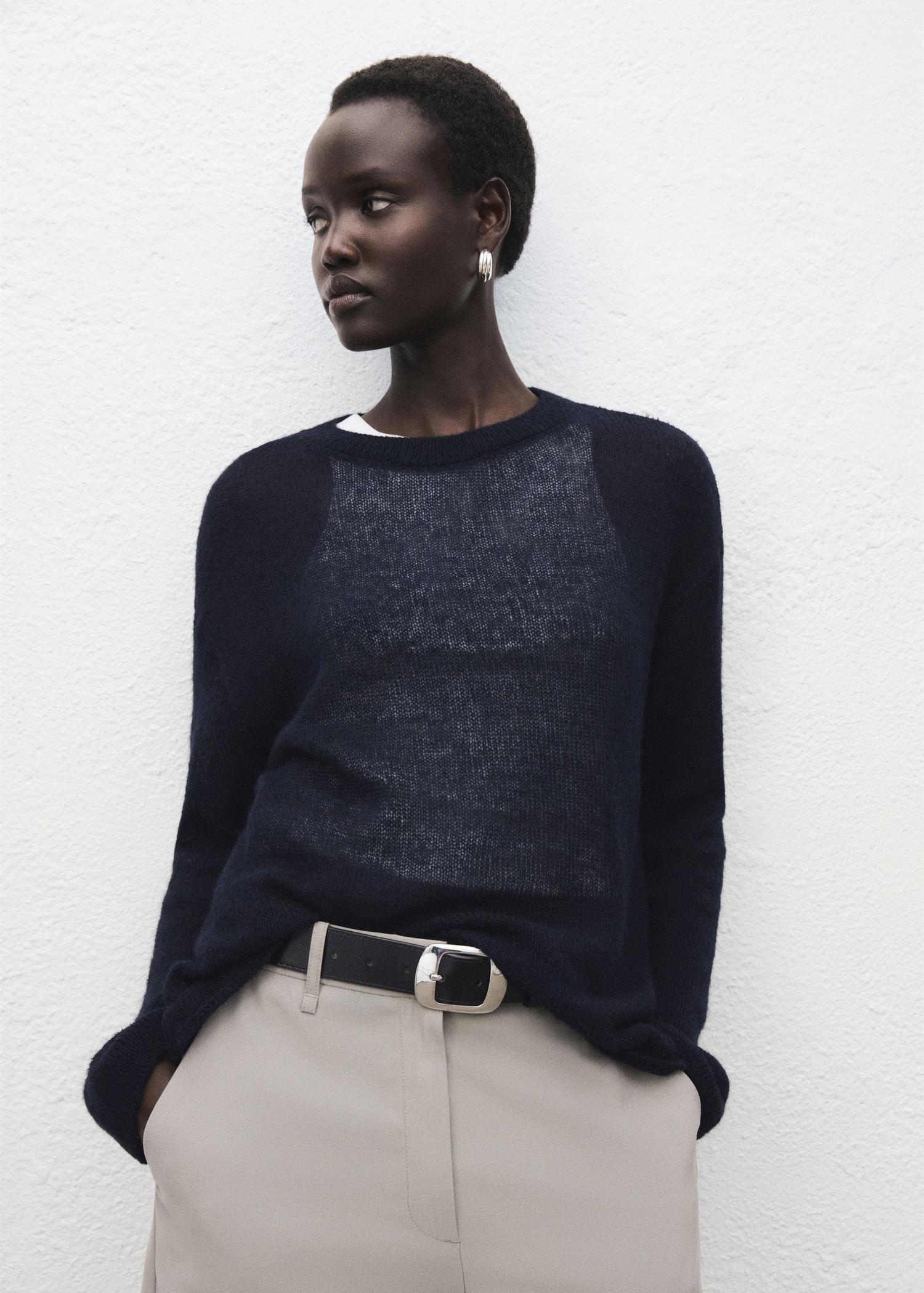 Semitransparent knitted sweater - Medium plane