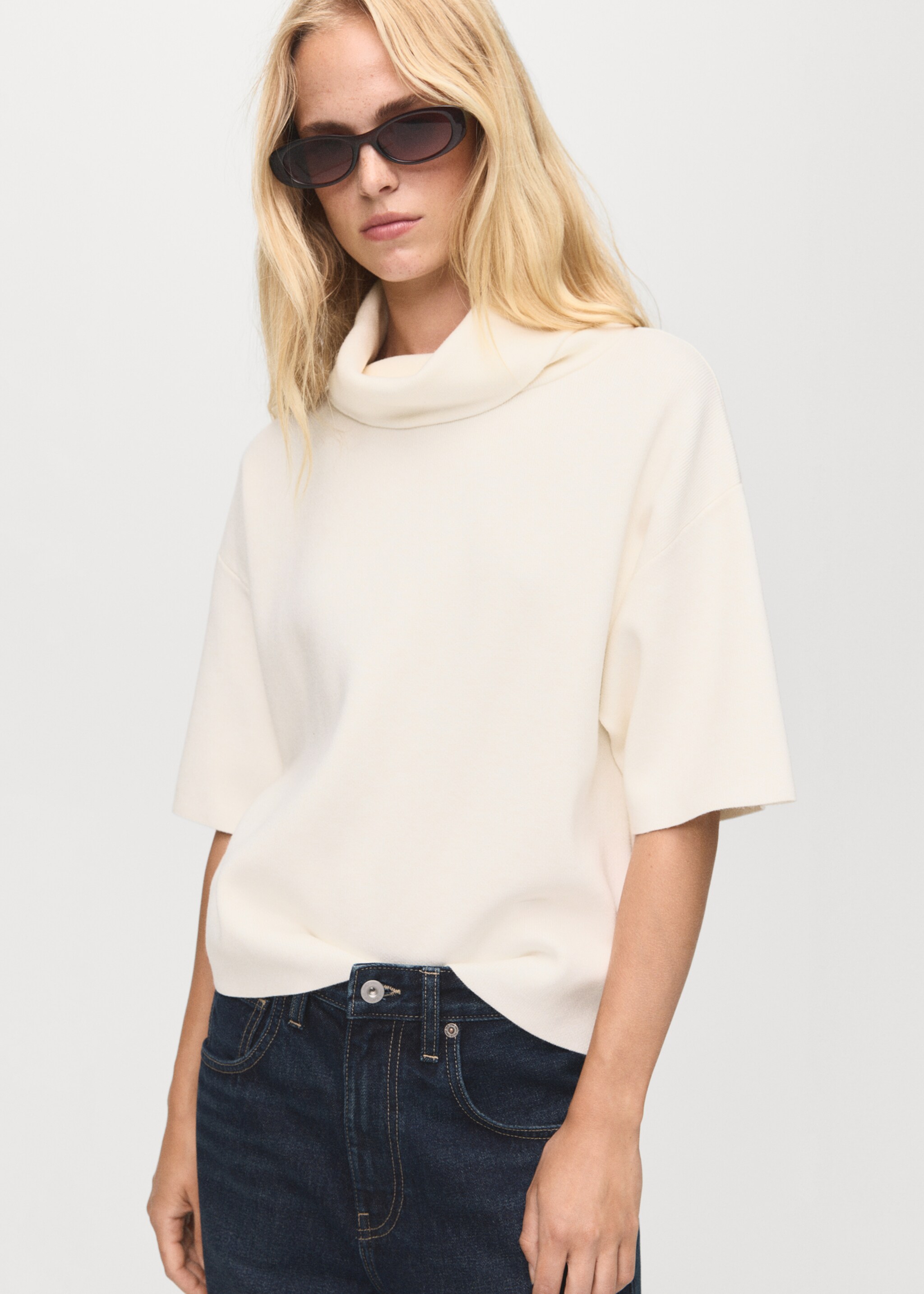 Short-sleeved turtleneck sweater - Medium plane, Ecru. Ref: 17005852-00.