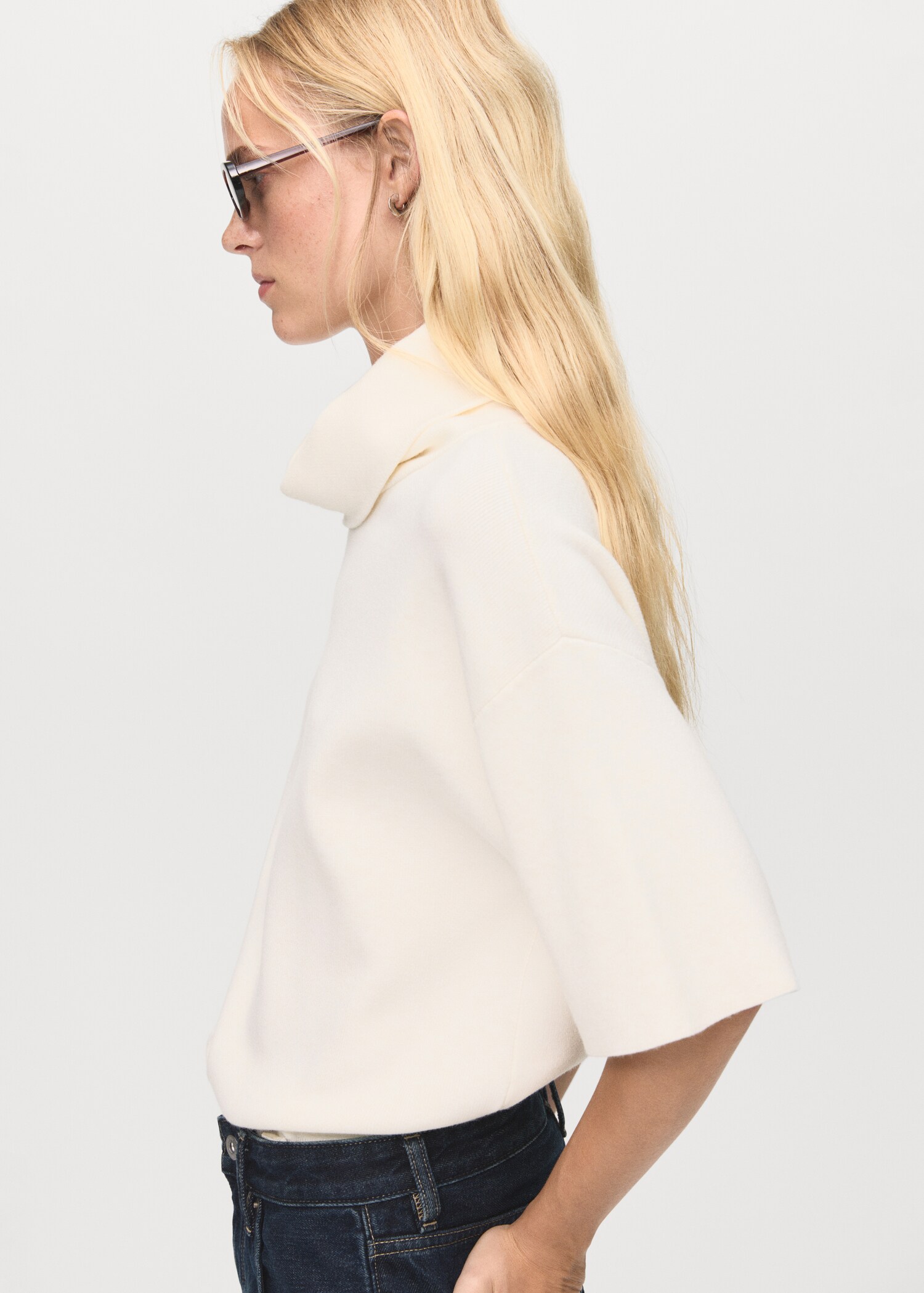 Short-sleeved turtleneck sweater - Details of the article 6