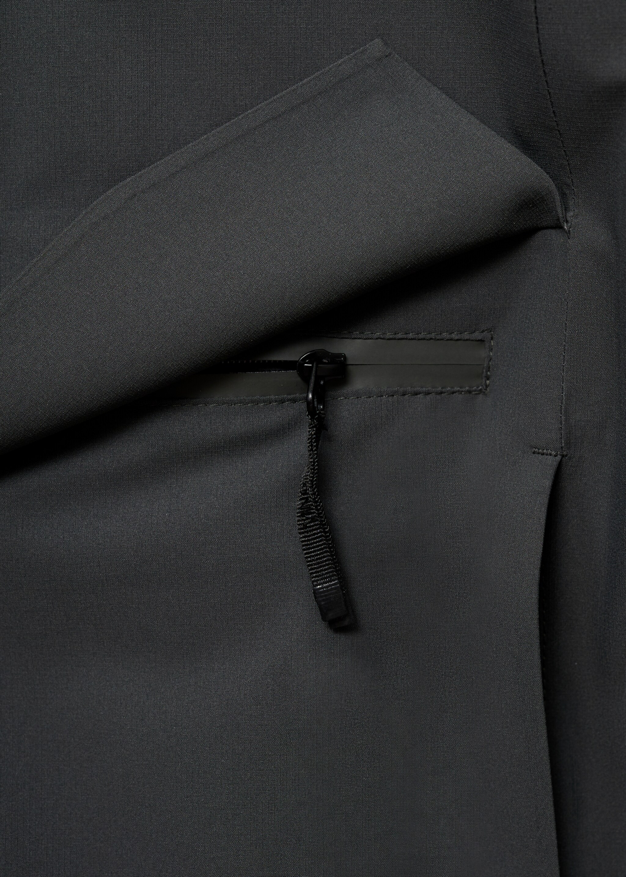 Chaqueta capucha water repellent - Detalle del artículo 8, Verde oscuro. Ref: 17005971-00.