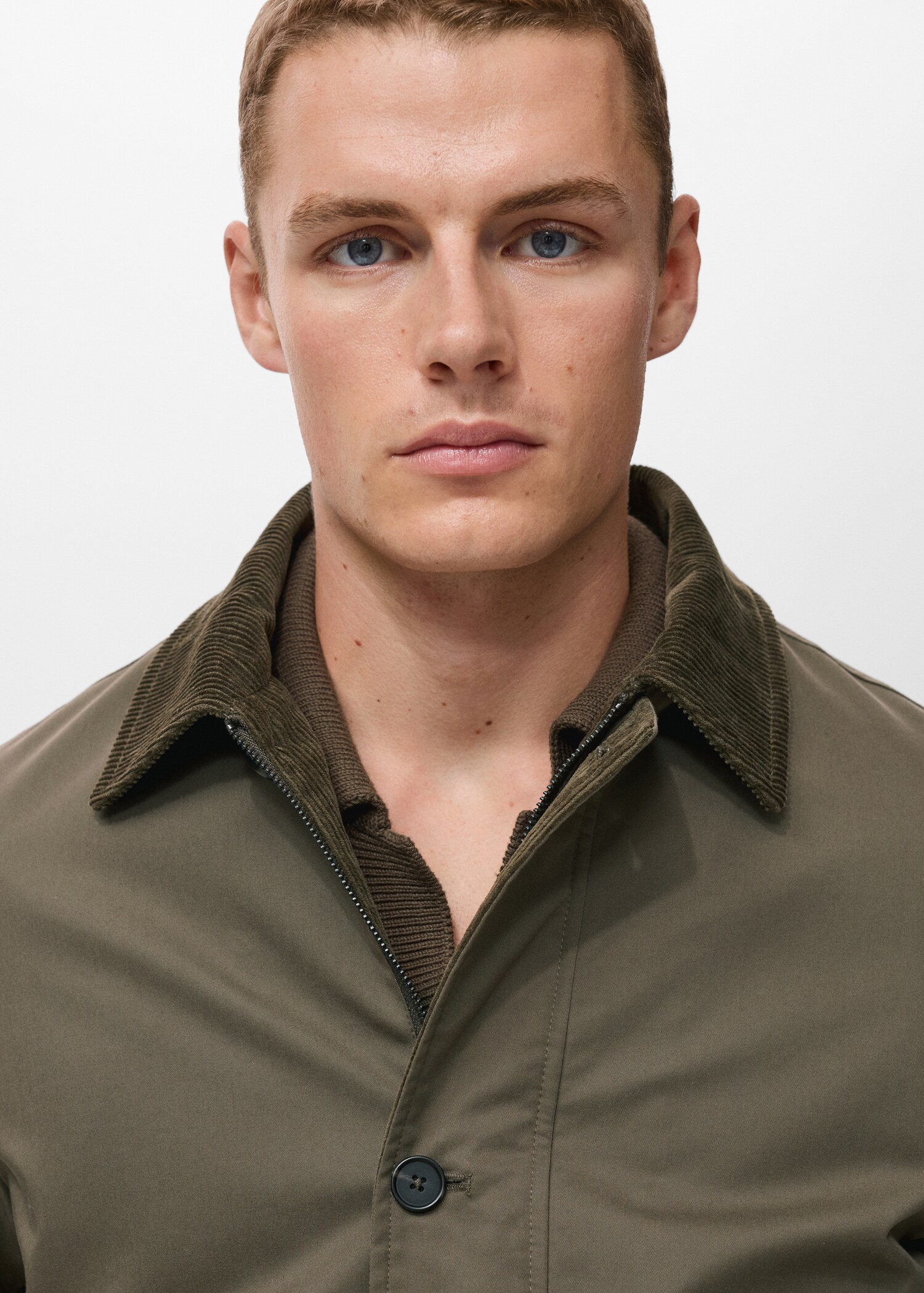Water-repellent jacket with pockets - Details of the article 1