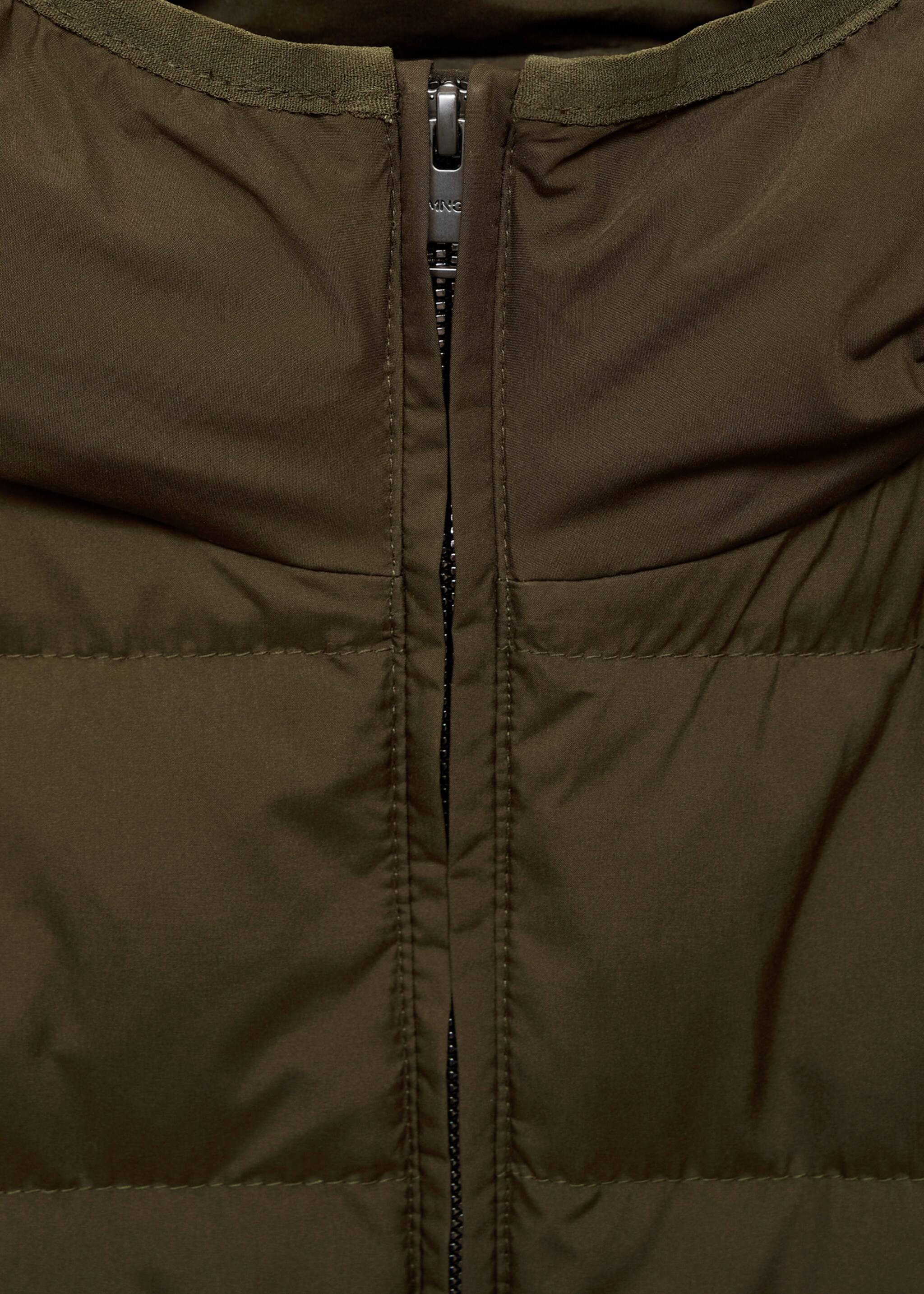 Quilted jacket with down and feather filling - Details of the article 8, Olive Green. Ref: 17005974-00.