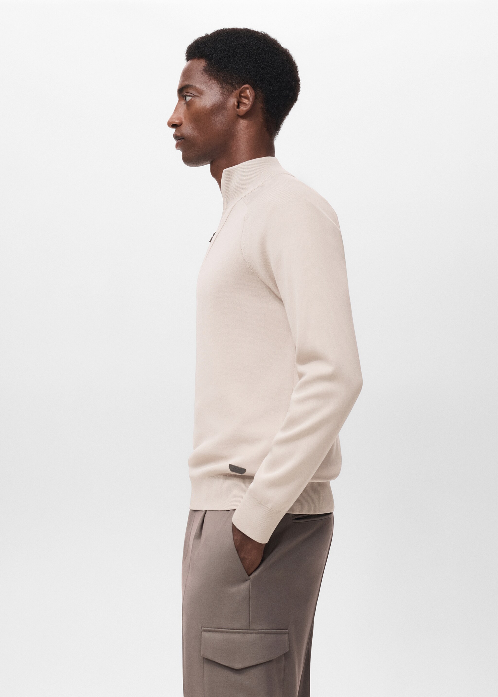 Breathable zip-neck sweater - Details of the article 2, Ivory White. Ref: 17005979-00.