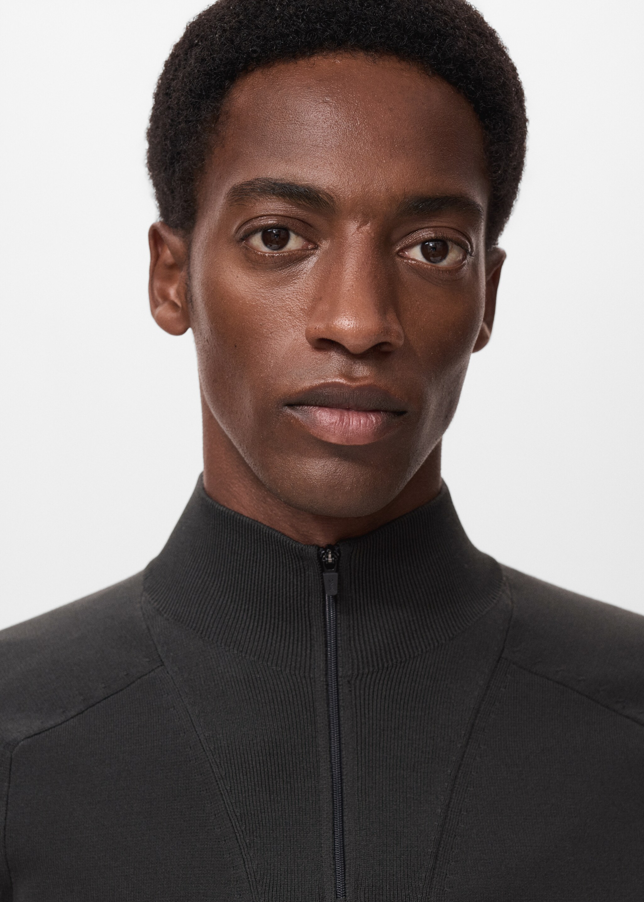 Breathable zip-neck sweater - Details of the article 1, Dark Green. Ref: 17005979-00.