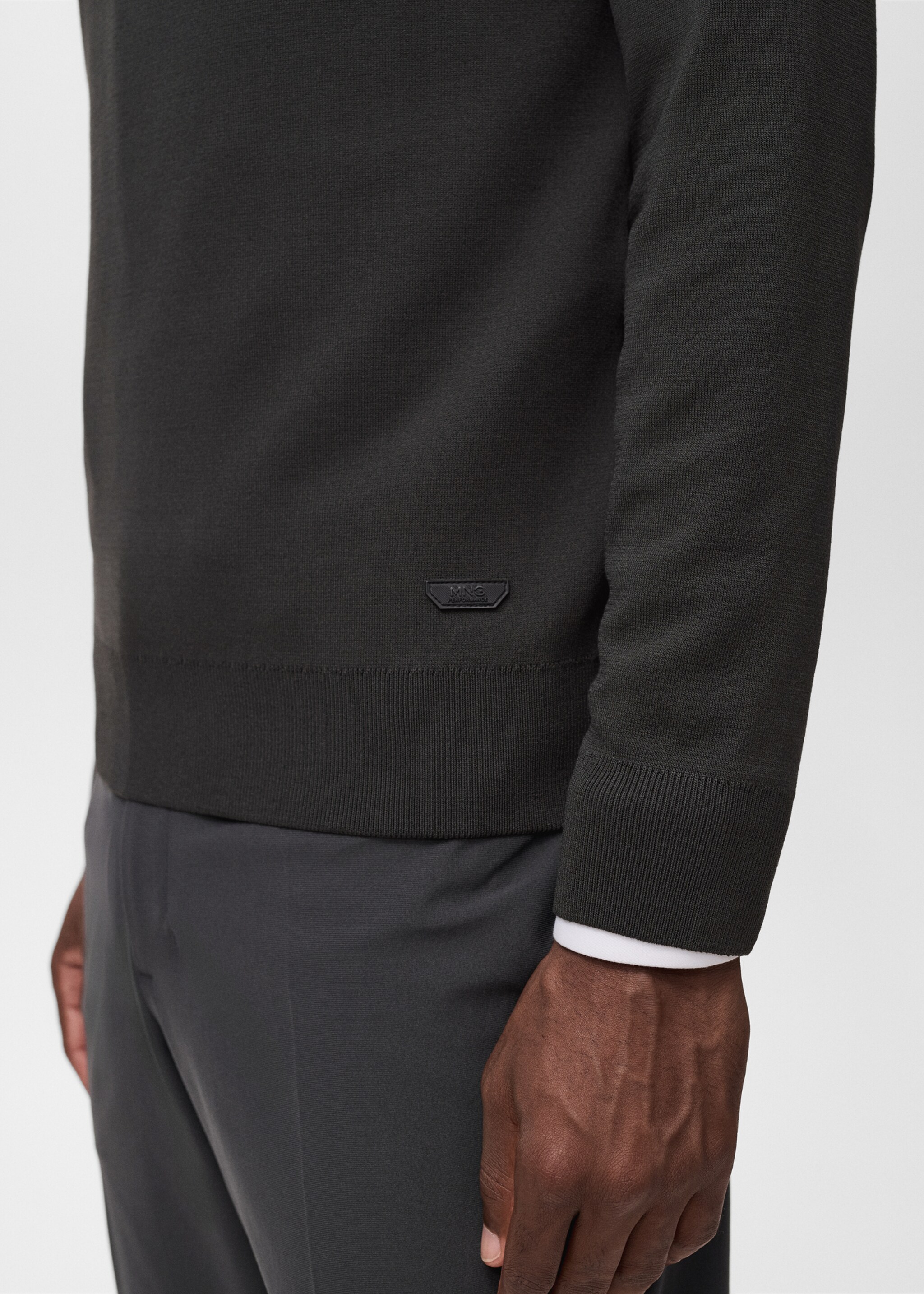 Breathable zip-neck sweater - Details of the article 6, Dark Green. Ref: 17005979-00.