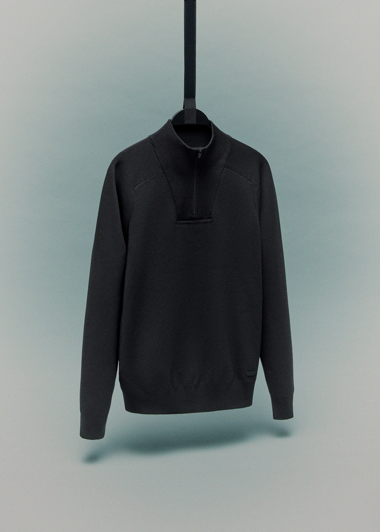 Breathable zip-neck sweater - Details of the article 9