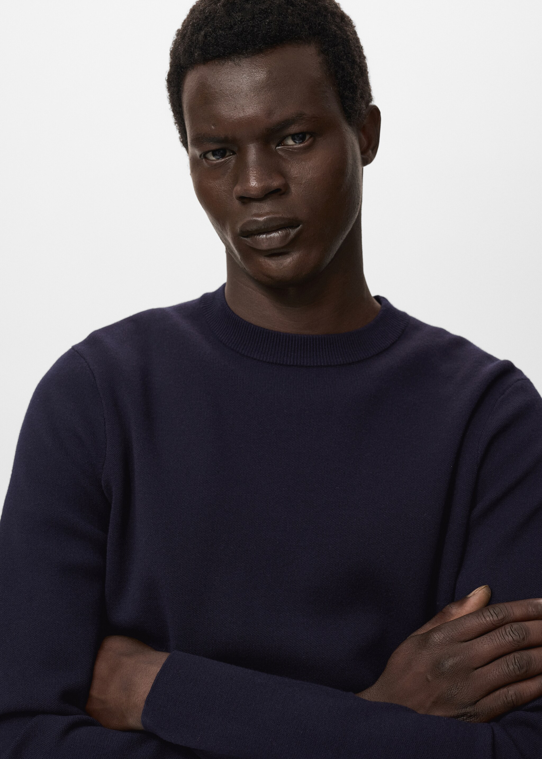 Medium-knit regular-fit sweater - Details of the article 1, Navy. Ref: 17005981-00.