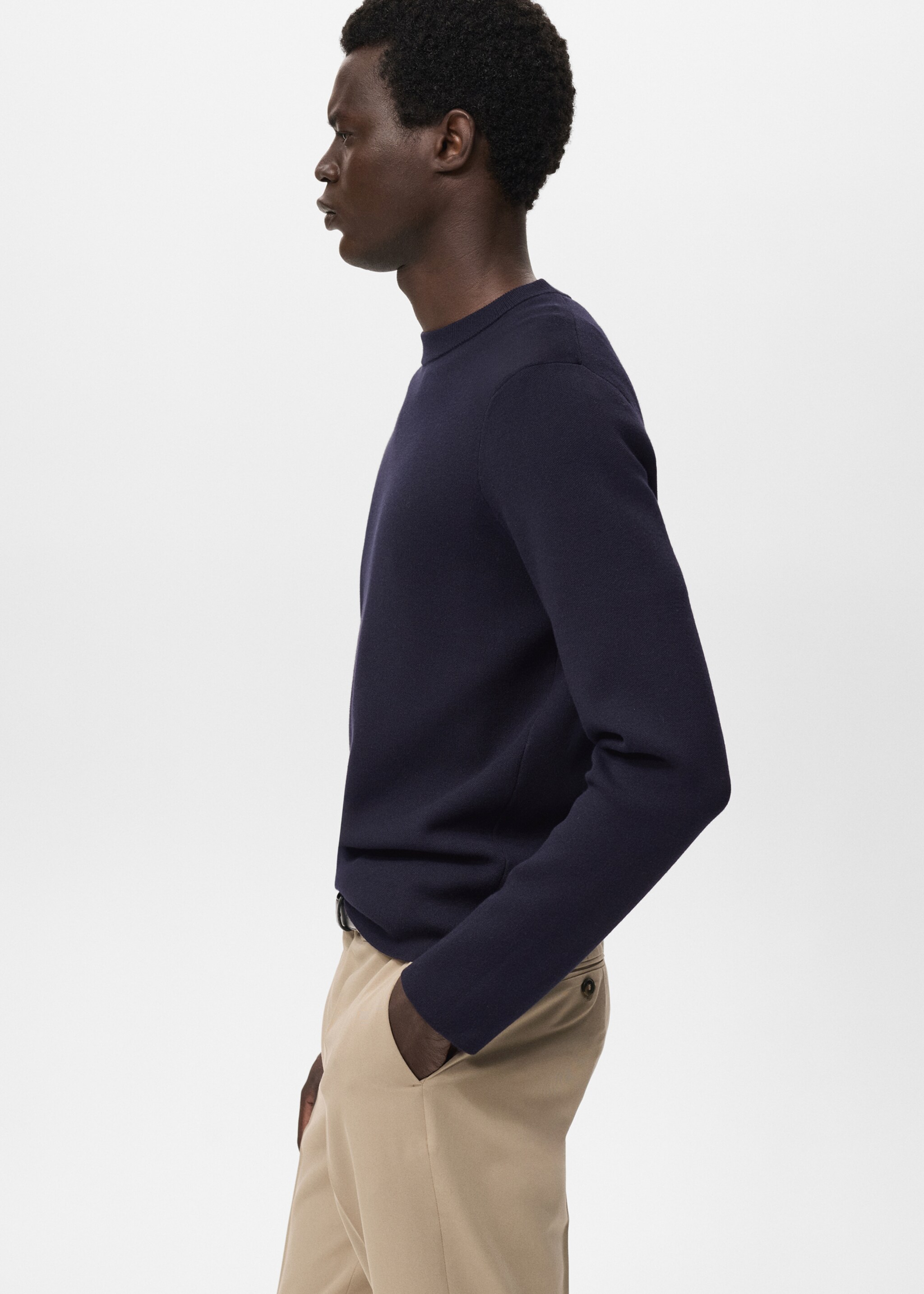 Medium-knit regular-fit sweater - Details of the article 2, Navy. Ref: 17005981-00.