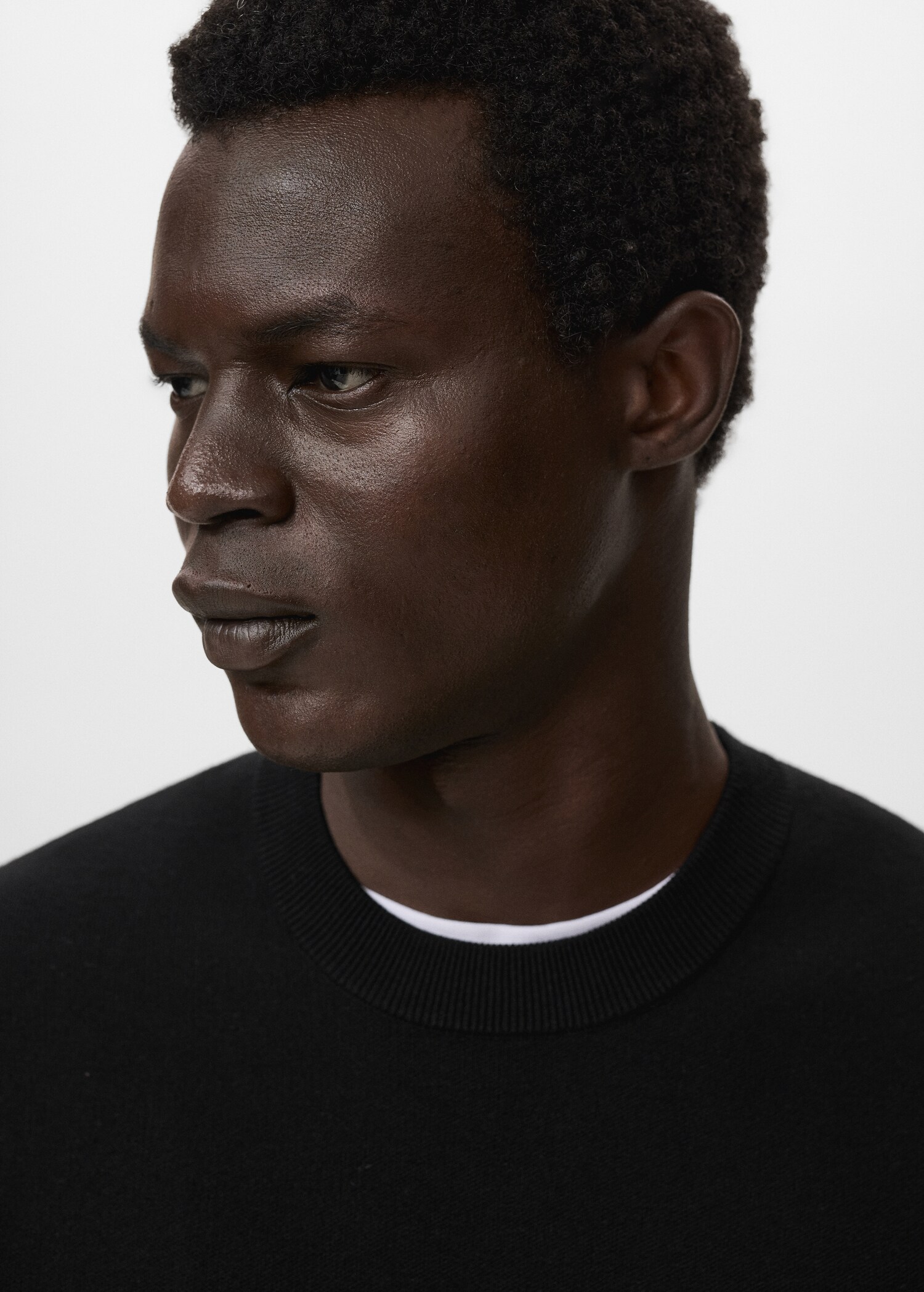 Medium-knit regular-fit sweater - Details of the article 1