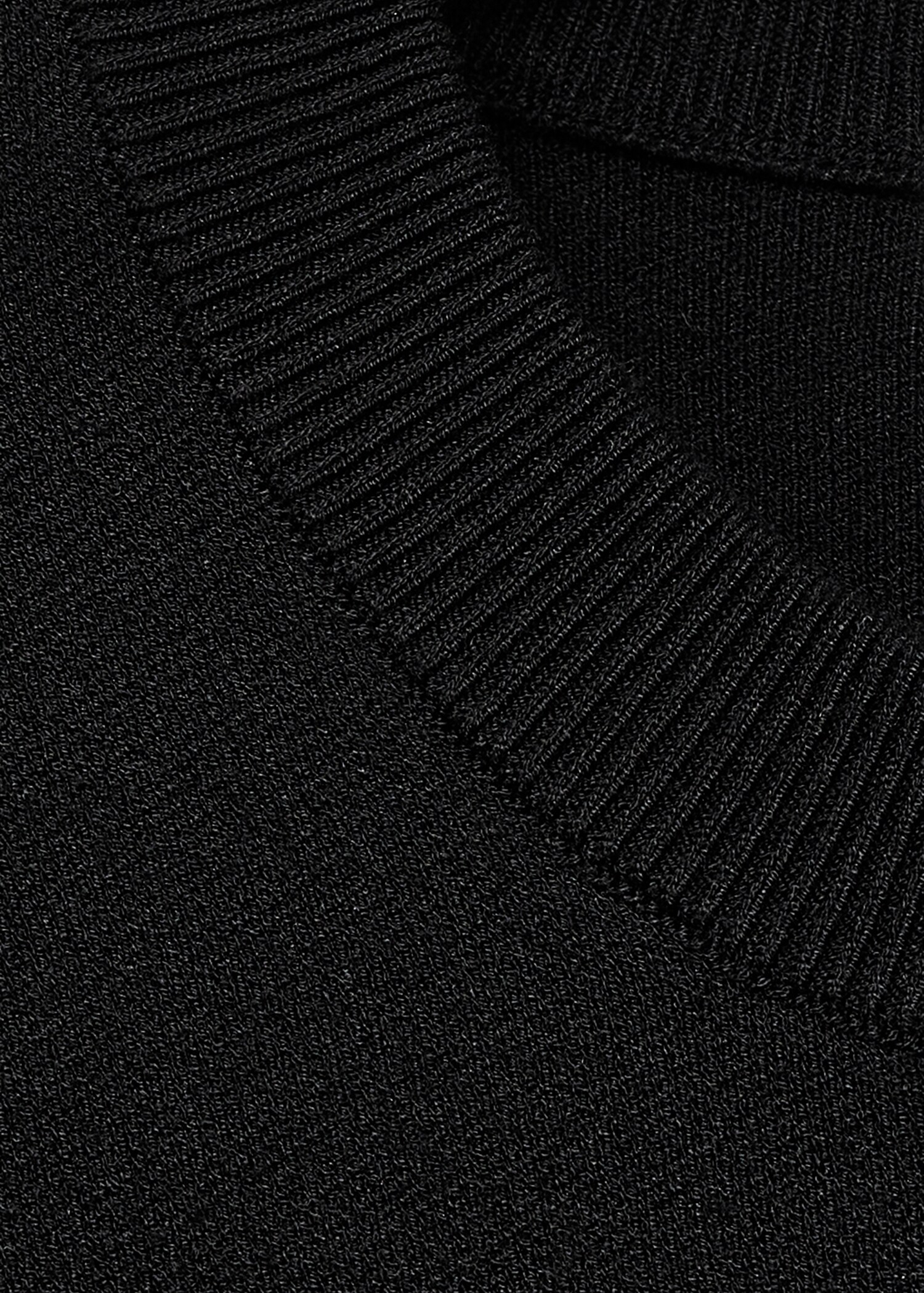 Medium-knit regular-fit sweater - Details of the article 8